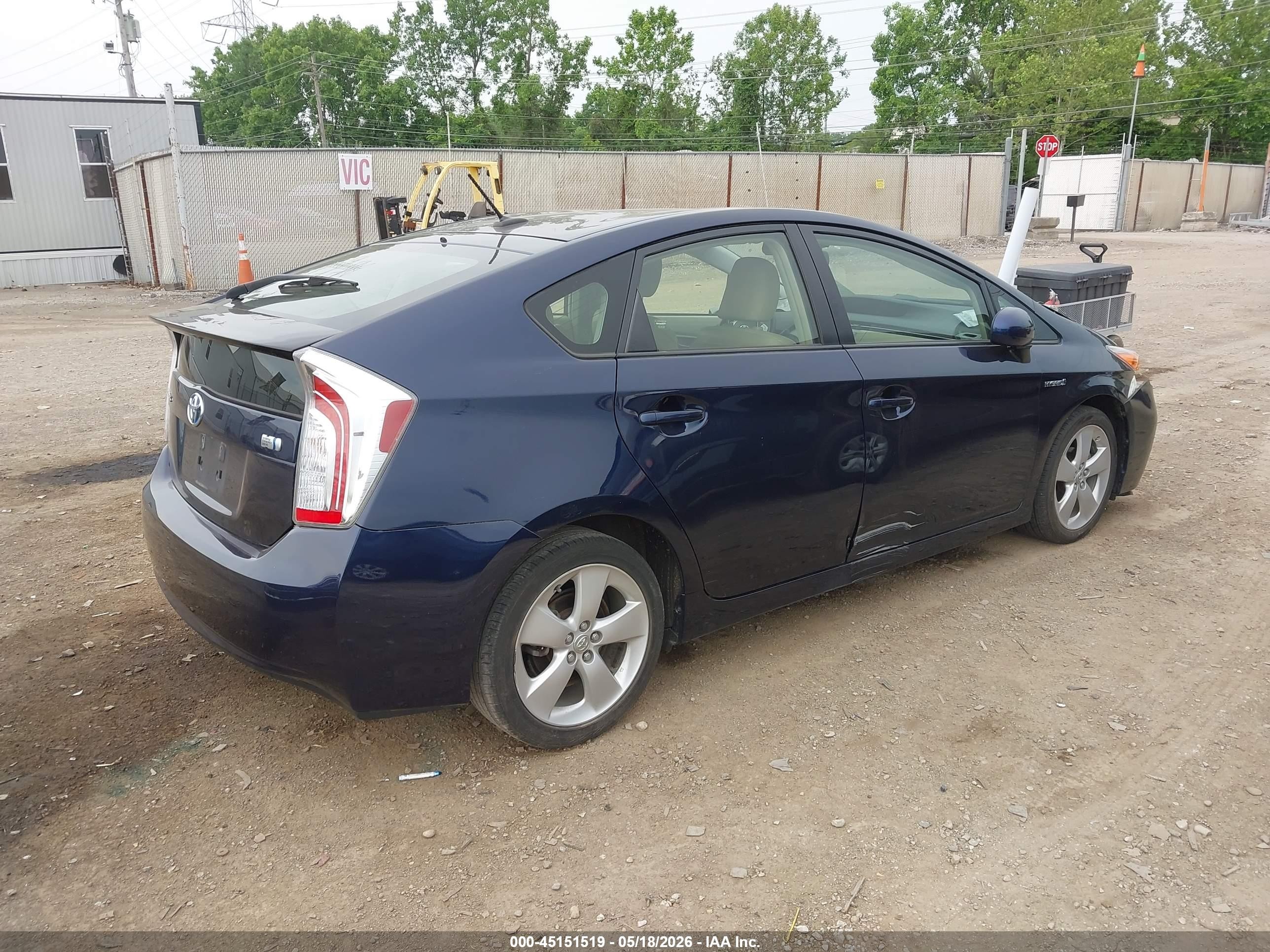 2015 Toyota Prius Five Blue vin: JTDKN3DUXF0443452