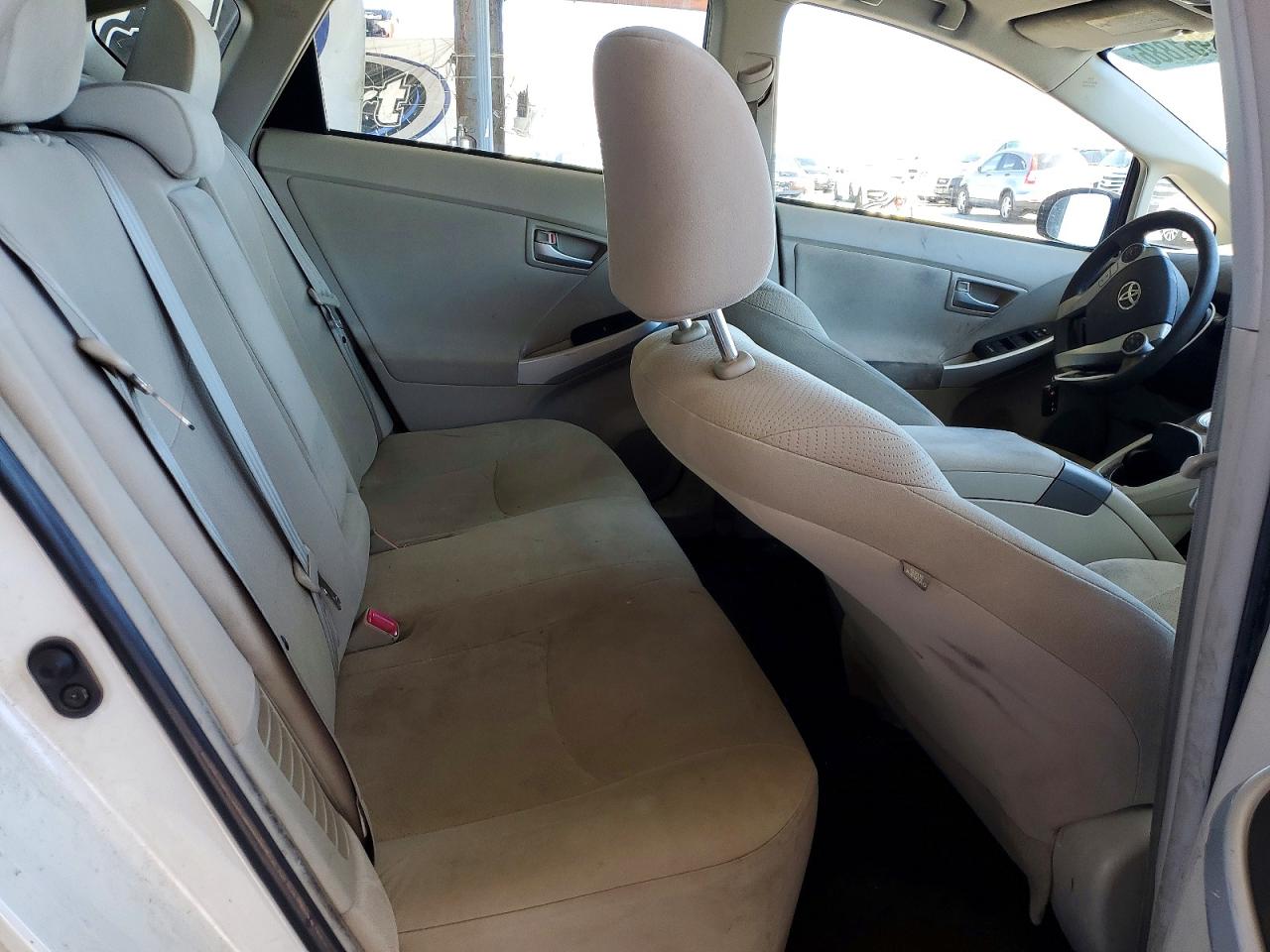 2015 Toyota Prius Two White vin: JTDKN3DUXF0444732