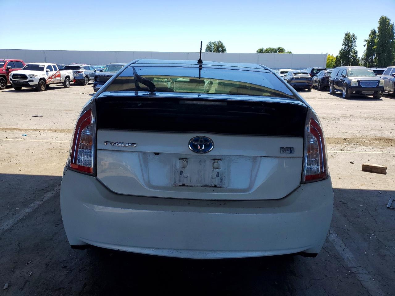 2015 Toyota Prius Two White vin: JTDKN3DUXF0444732