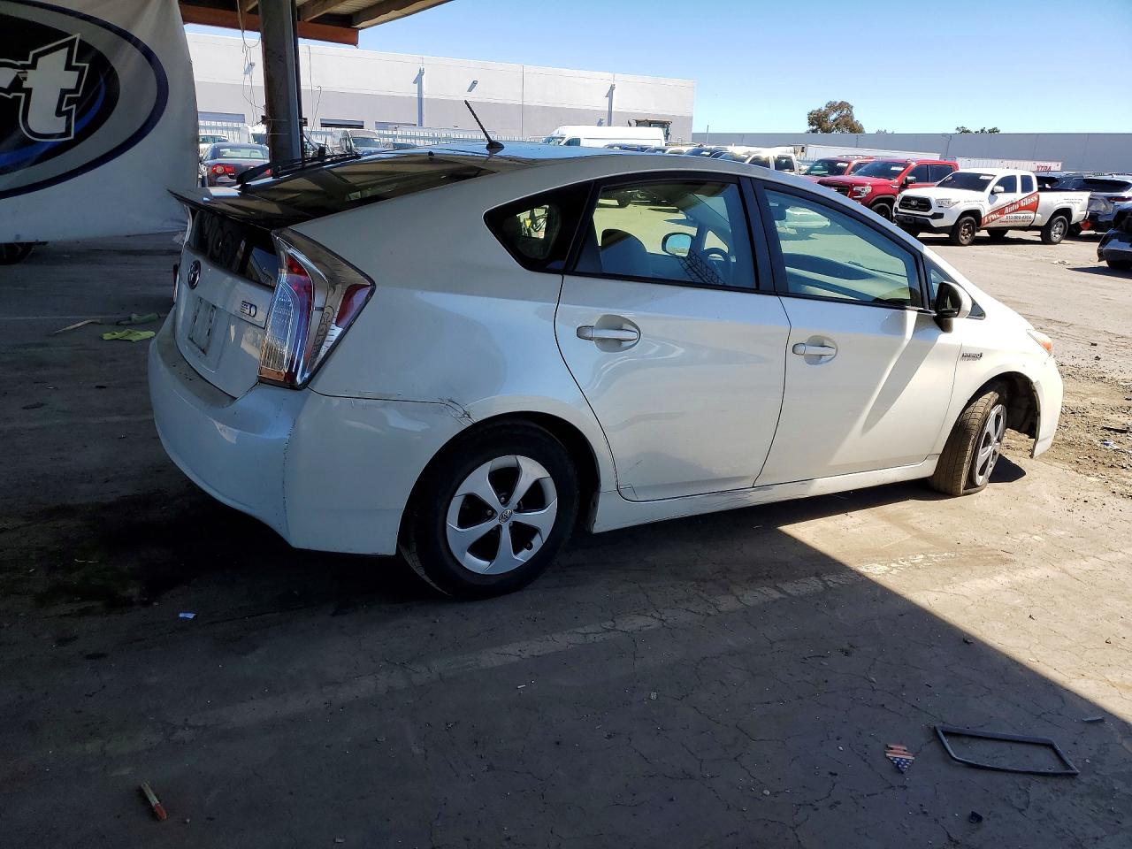 2015 Toyota Prius Two White vin: JTDKN3DUXF0444732