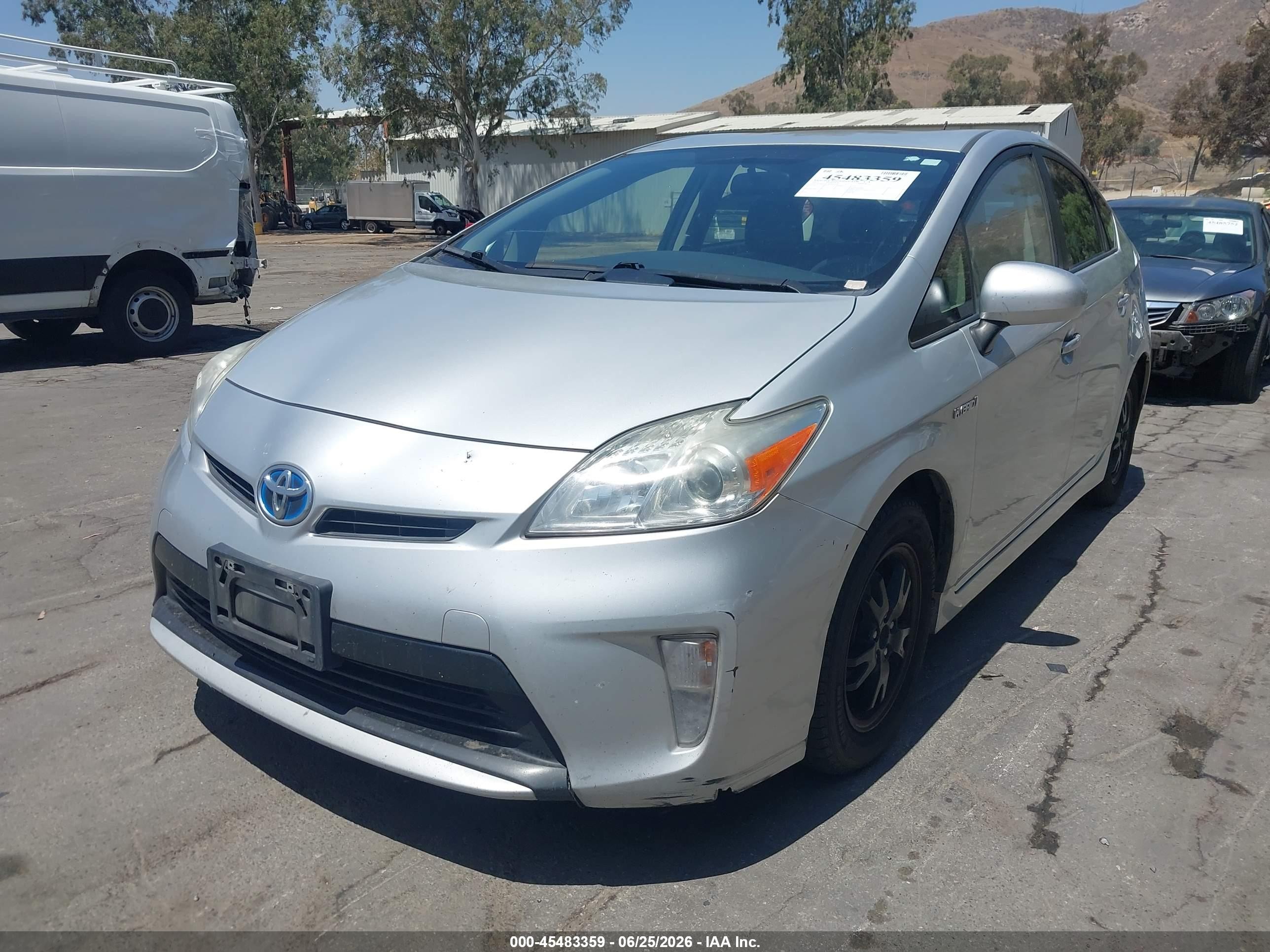2015 Toyota Prius Three Silver vin: JTDKN3DUXF0446738