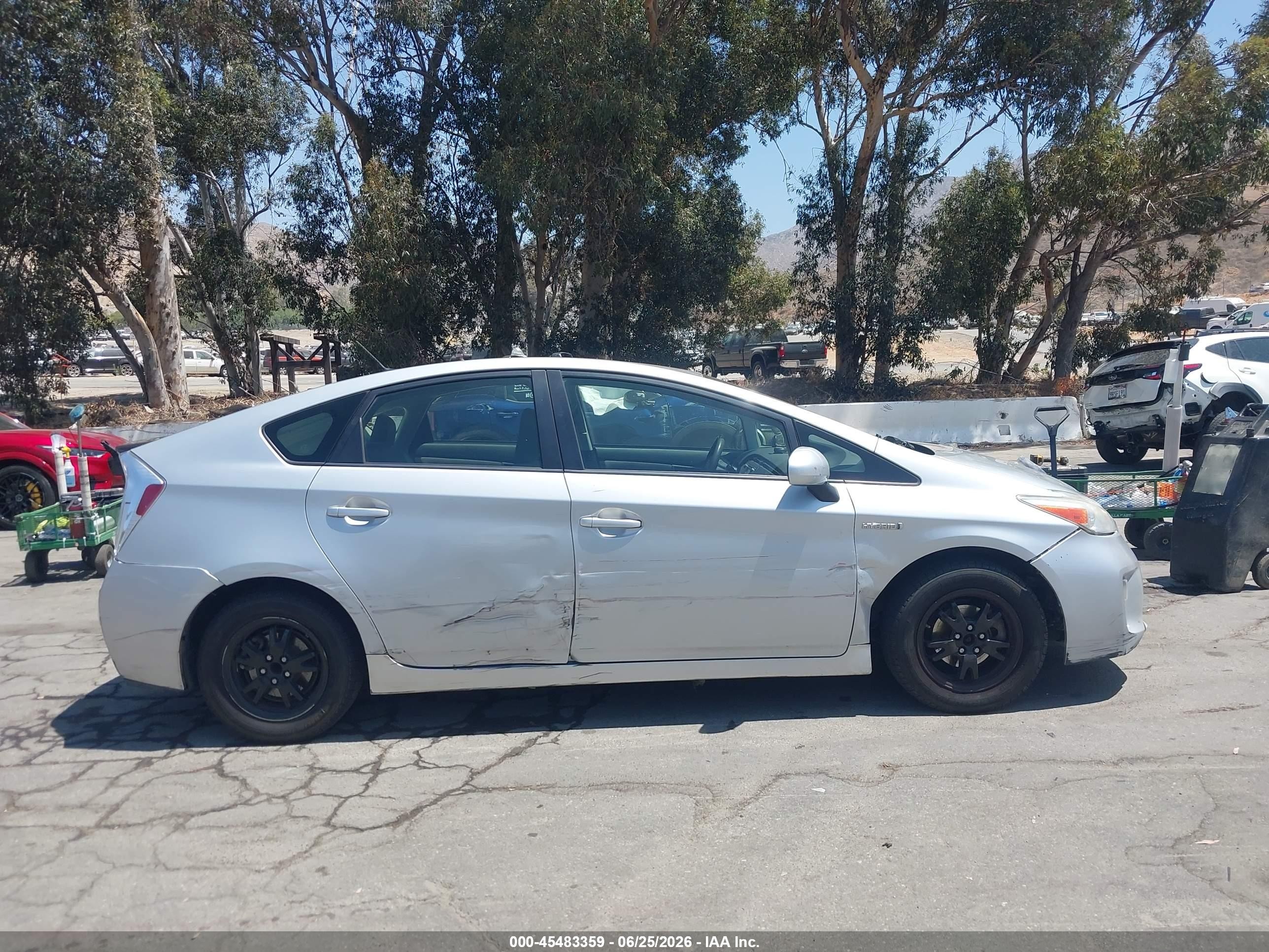 2015 Toyota Prius Three Silver vin: JTDKN3DUXF0446738