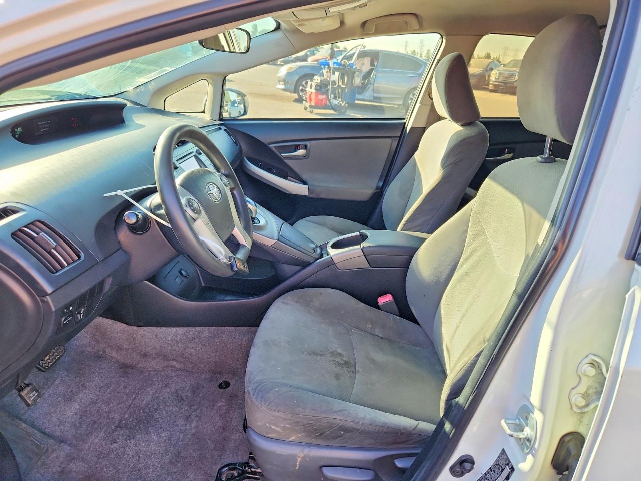 2015 Toyota Prius Two White vin: JTDKN3DUXF0448666