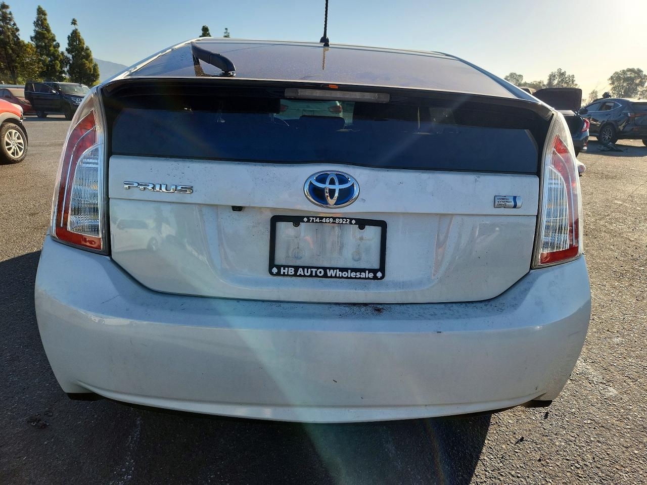 2015 Toyota Prius Two White vin: JTDKN3DUXF0448666