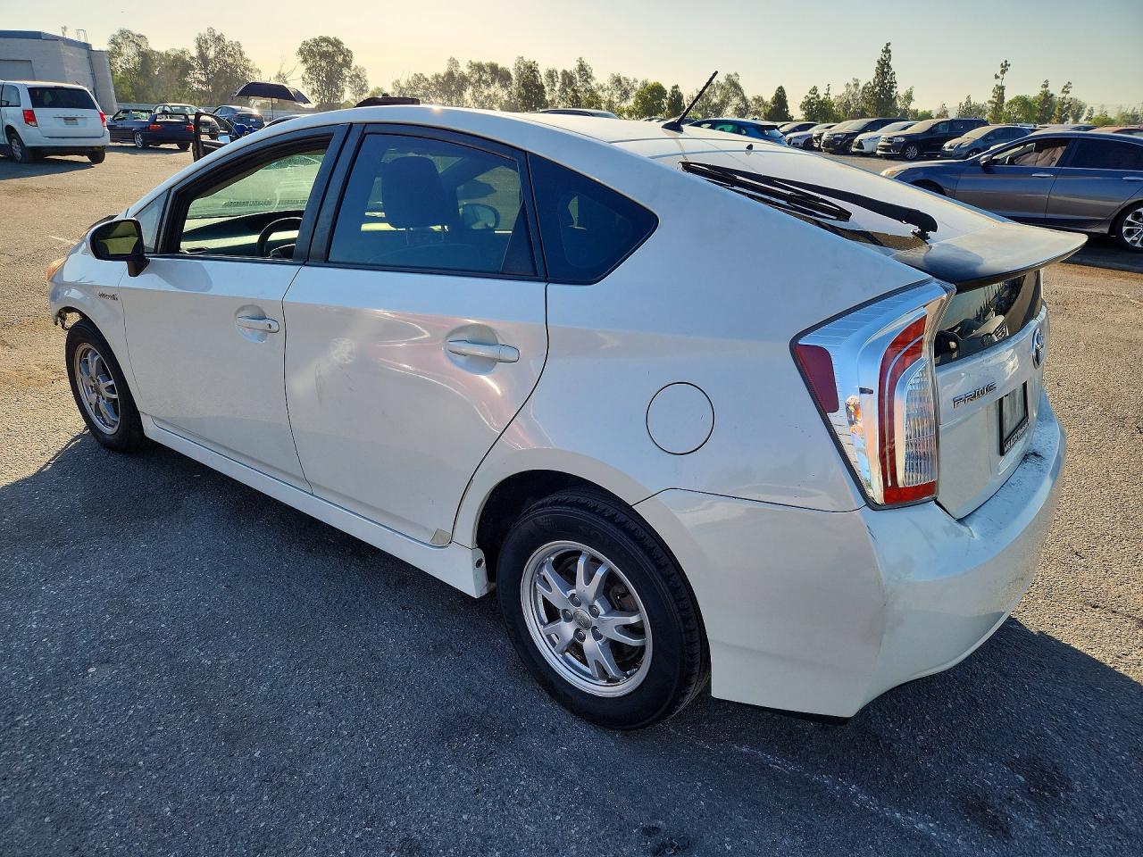 2015 Toyota Prius Two White vin: JTDKN3DUXF0448666