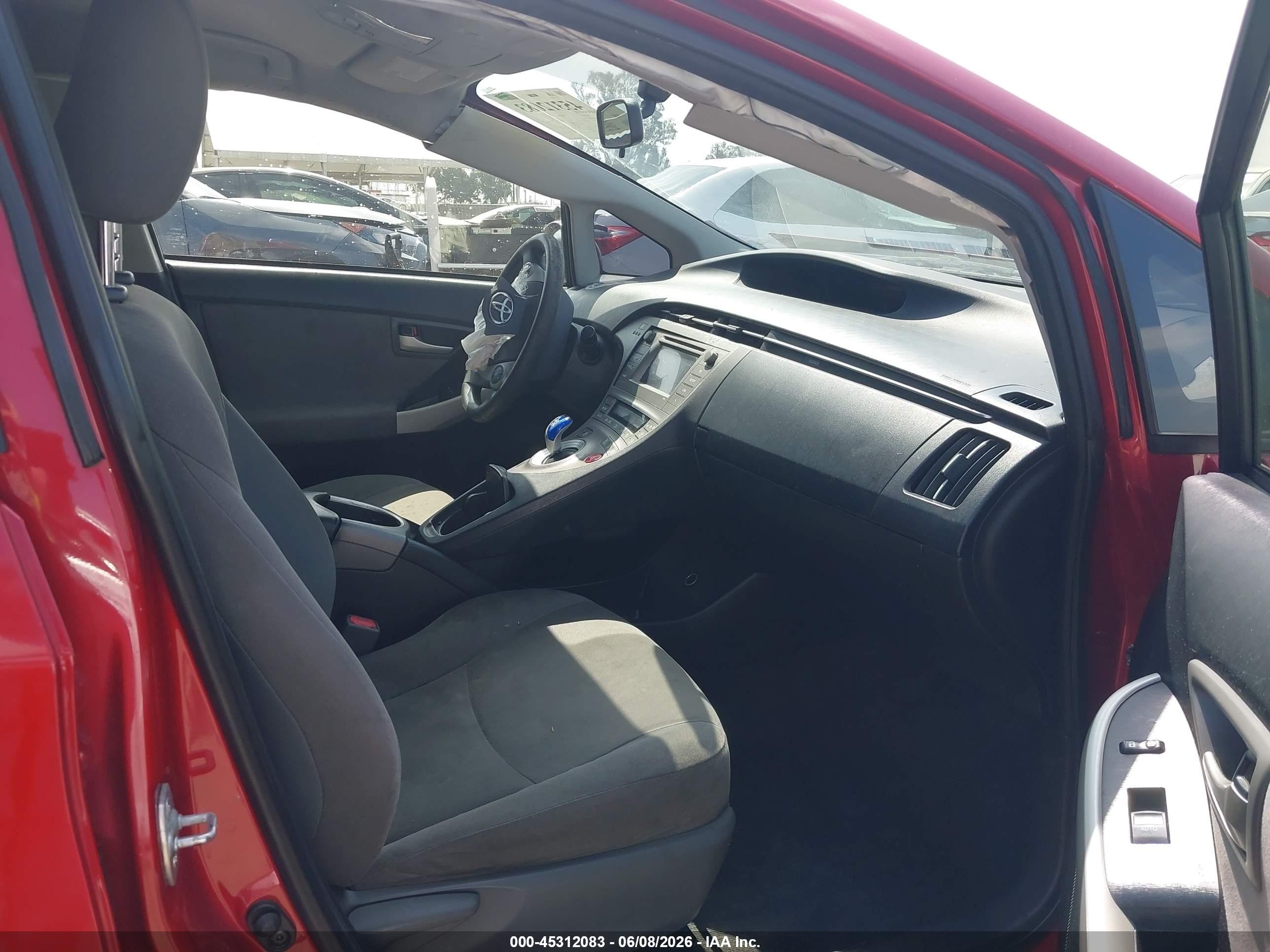 2015 Toyota Prius Two Red vin: JTDKN3DUXF0470652
