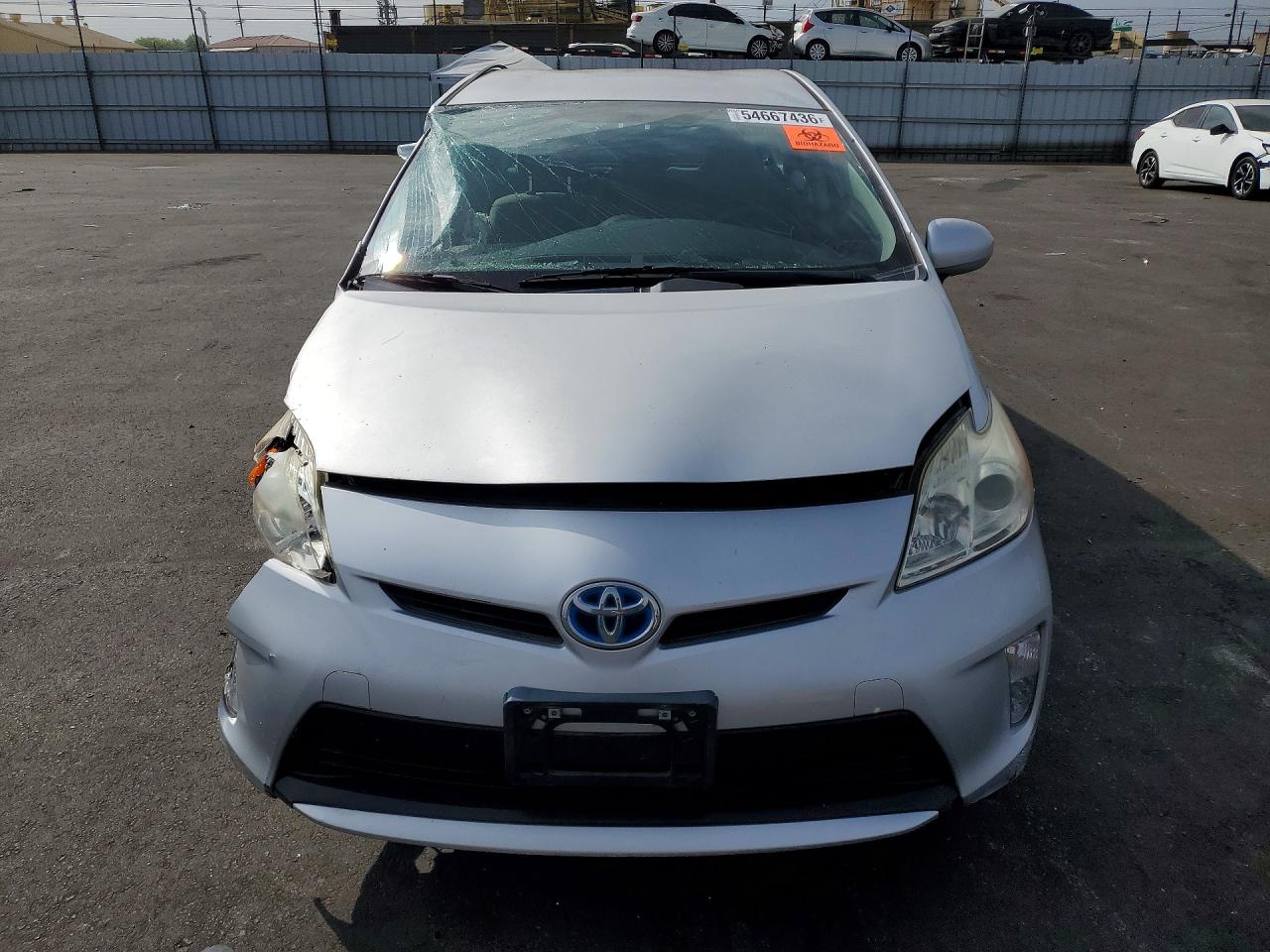 2015 Toyota Prius Two Серебряный vin: JTDKN3DUXF0479559