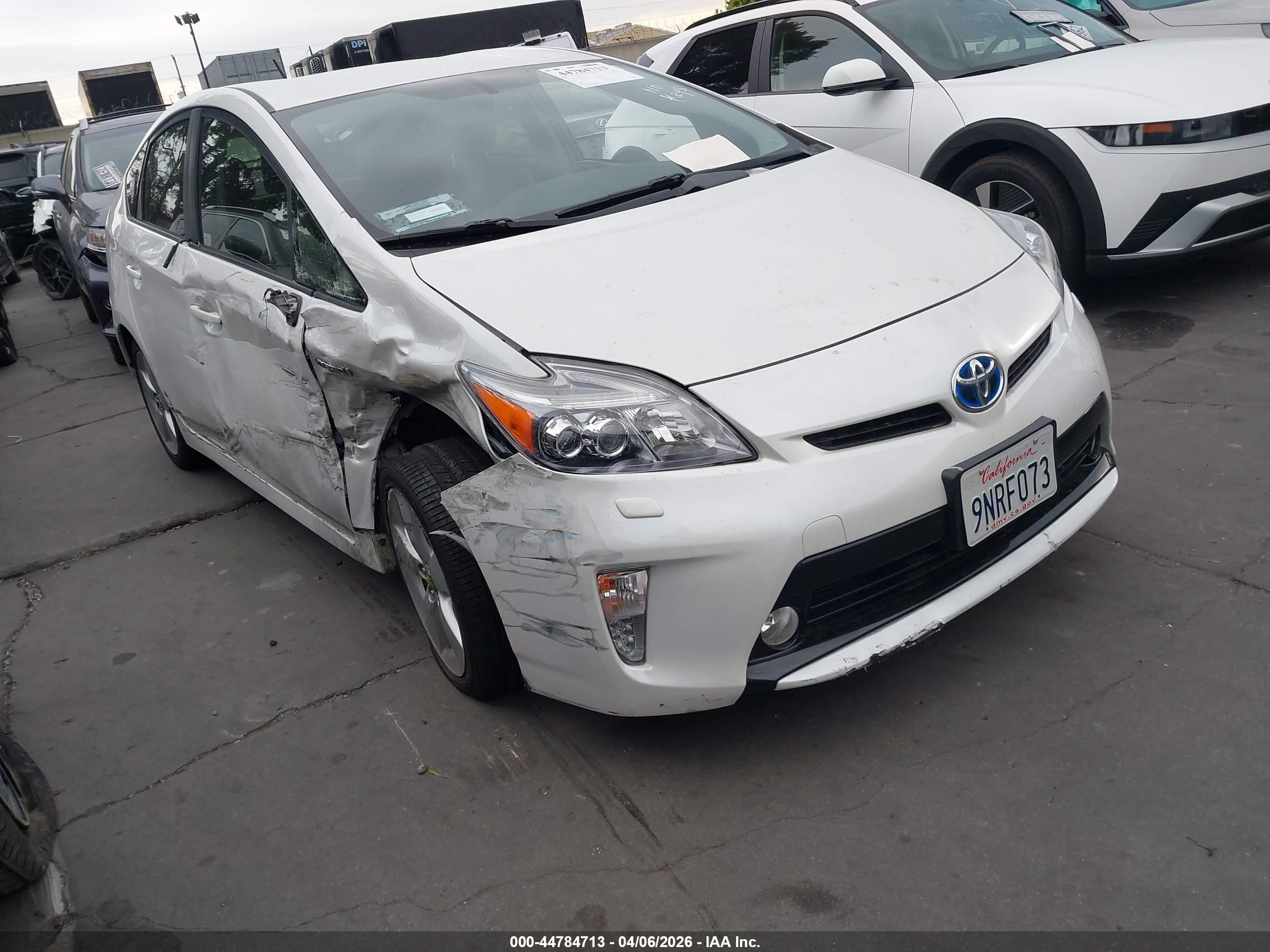2015 Toyota Prius Five White vin: JTDKN3DUXF0480677