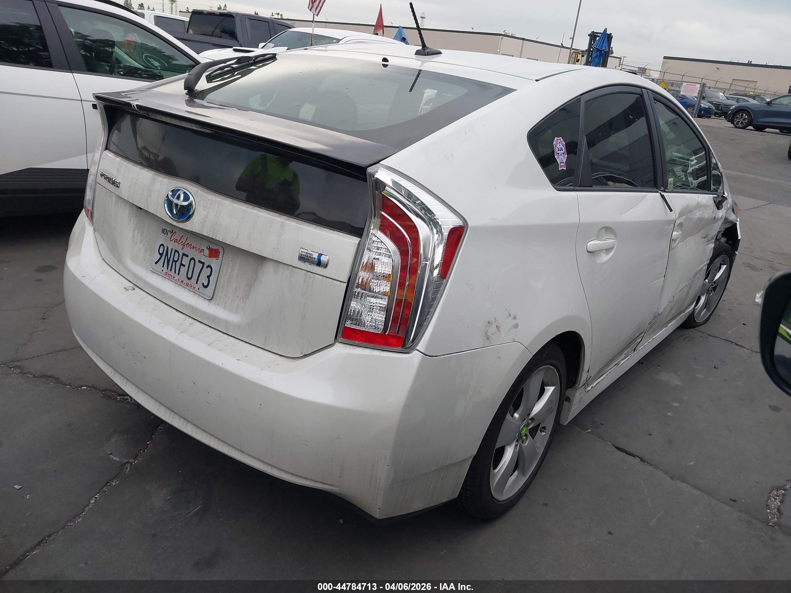 2015 Toyota Prius Five White vin: JTDKN3DUXF0480677