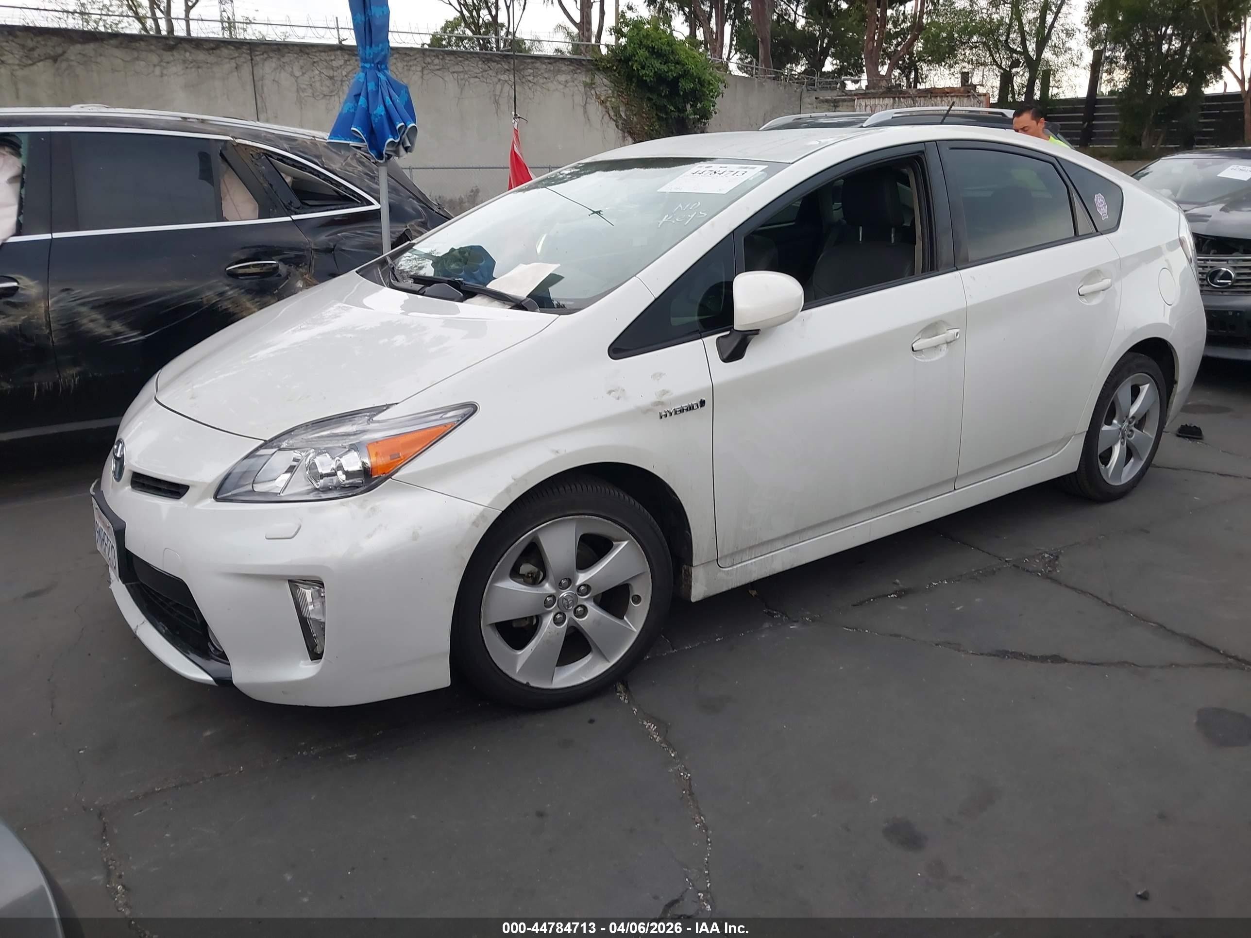 2015 Toyota Prius Five White vin: JTDKN3DUXF0480677