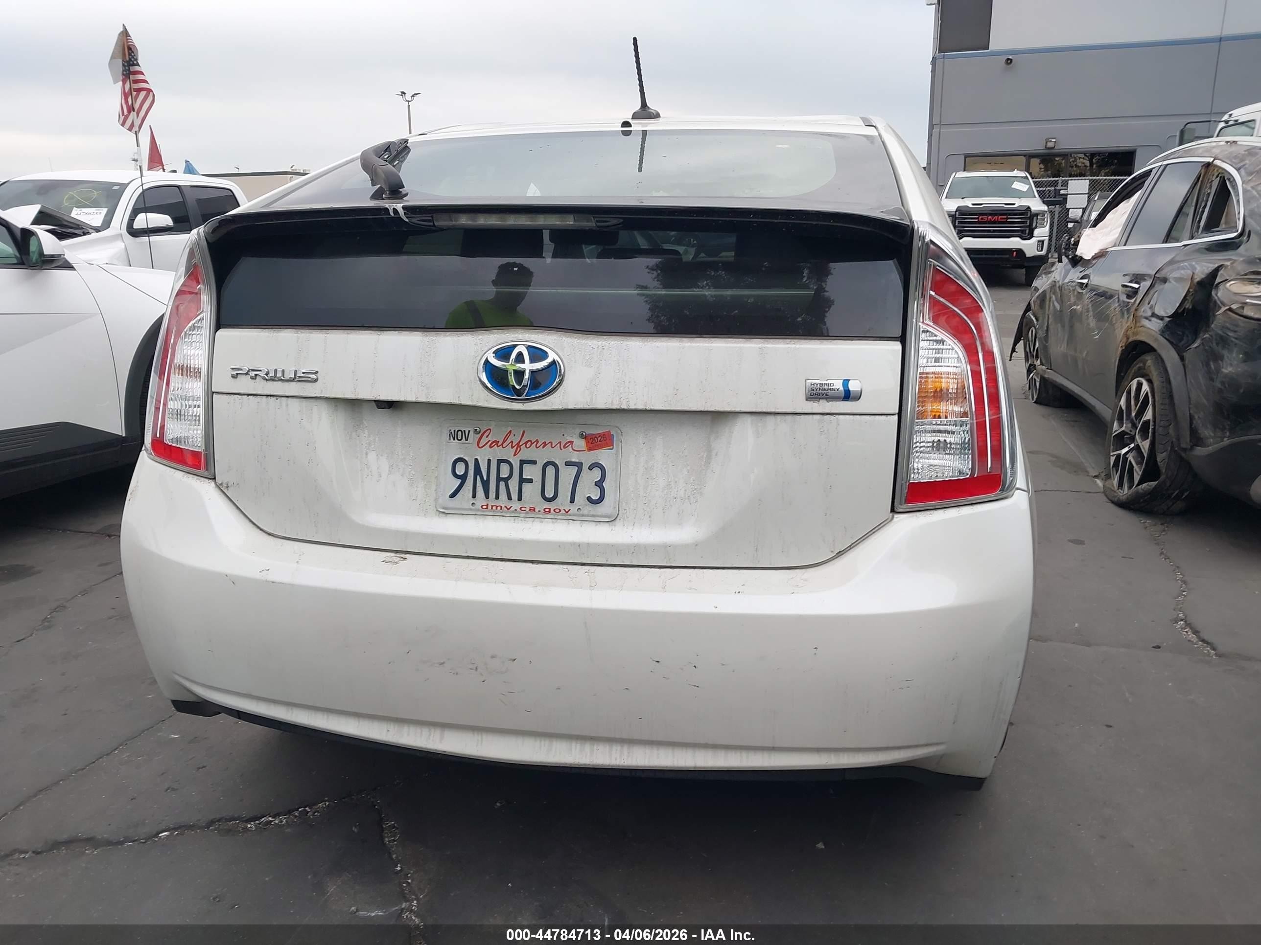2015 Toyota Prius Five White vin: JTDKN3DUXF0480677