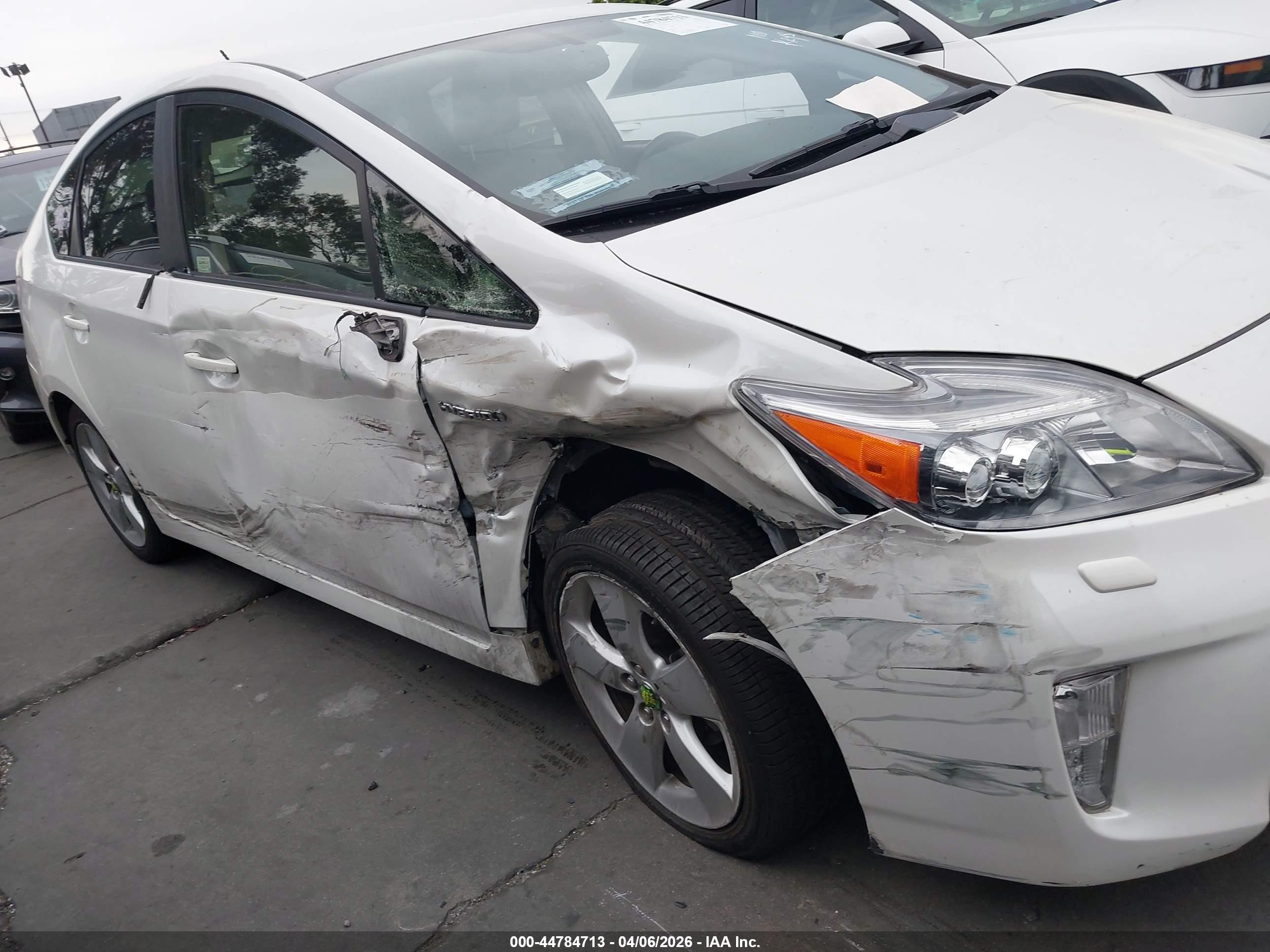 2015 Toyota Prius Five White vin: JTDKN3DUXF0480677
