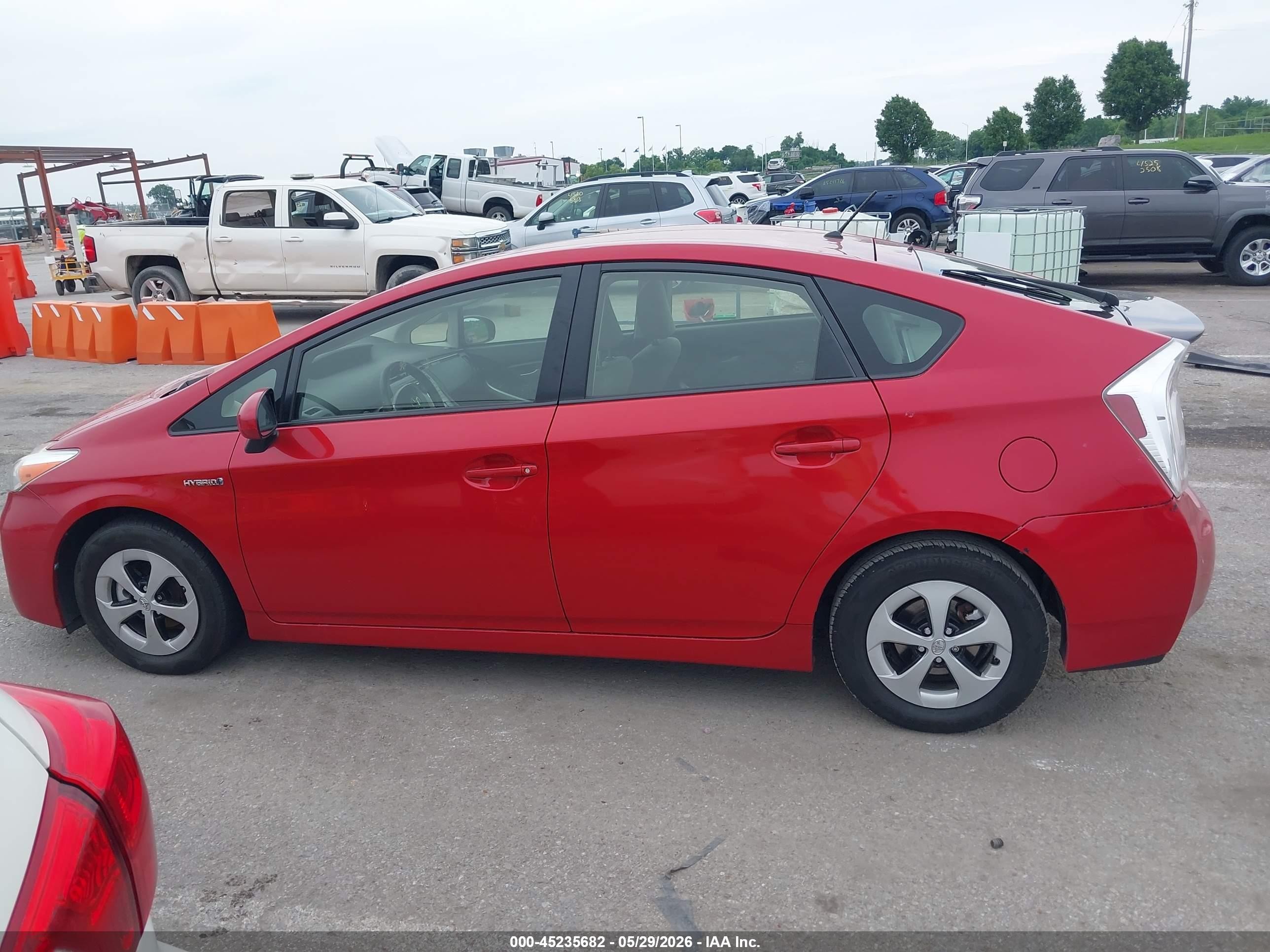 2015 Toyota Prius Two Red vin: JTDKN3DUXF1909388