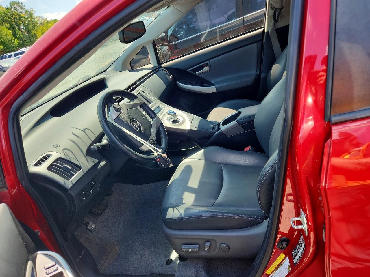 2015 Toyota Prius Four Red vin: JTDKN3DUXF1911674