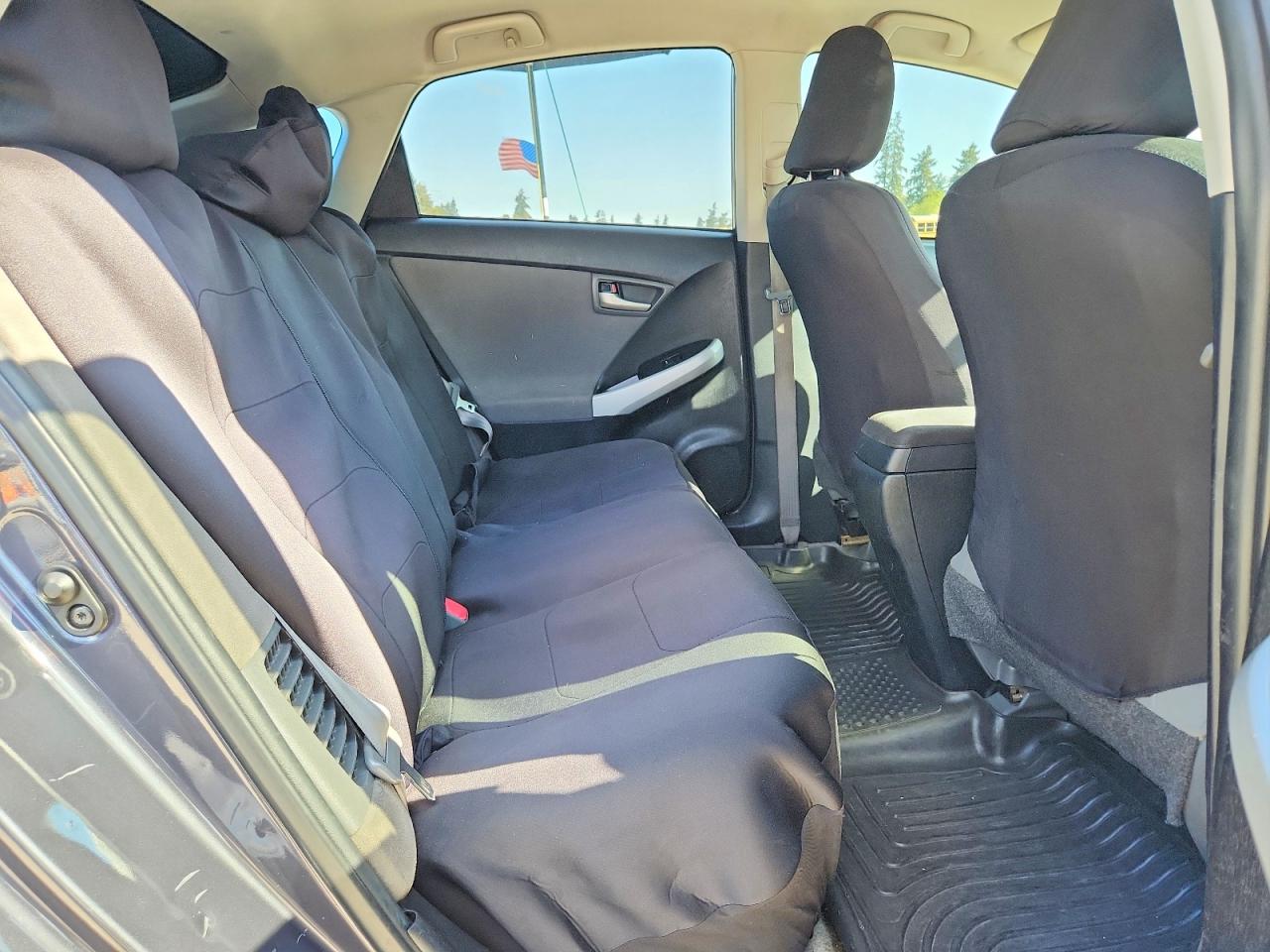 2015 Toyota Prius Two Gray vin: JTDKN3DUXF1918835