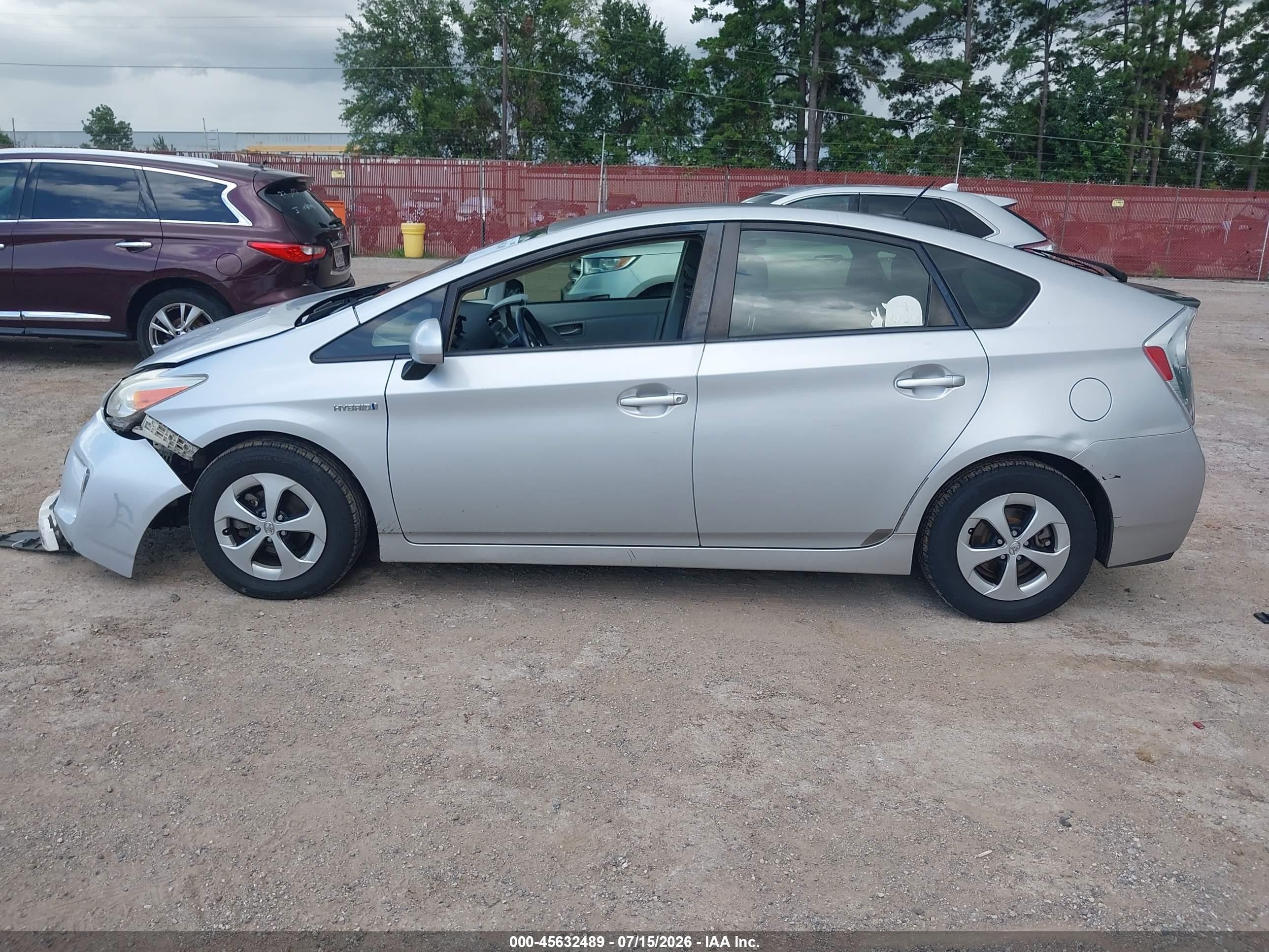 2015 Toyota Prius Four Silver vin: JTDKN3DUXF1928040