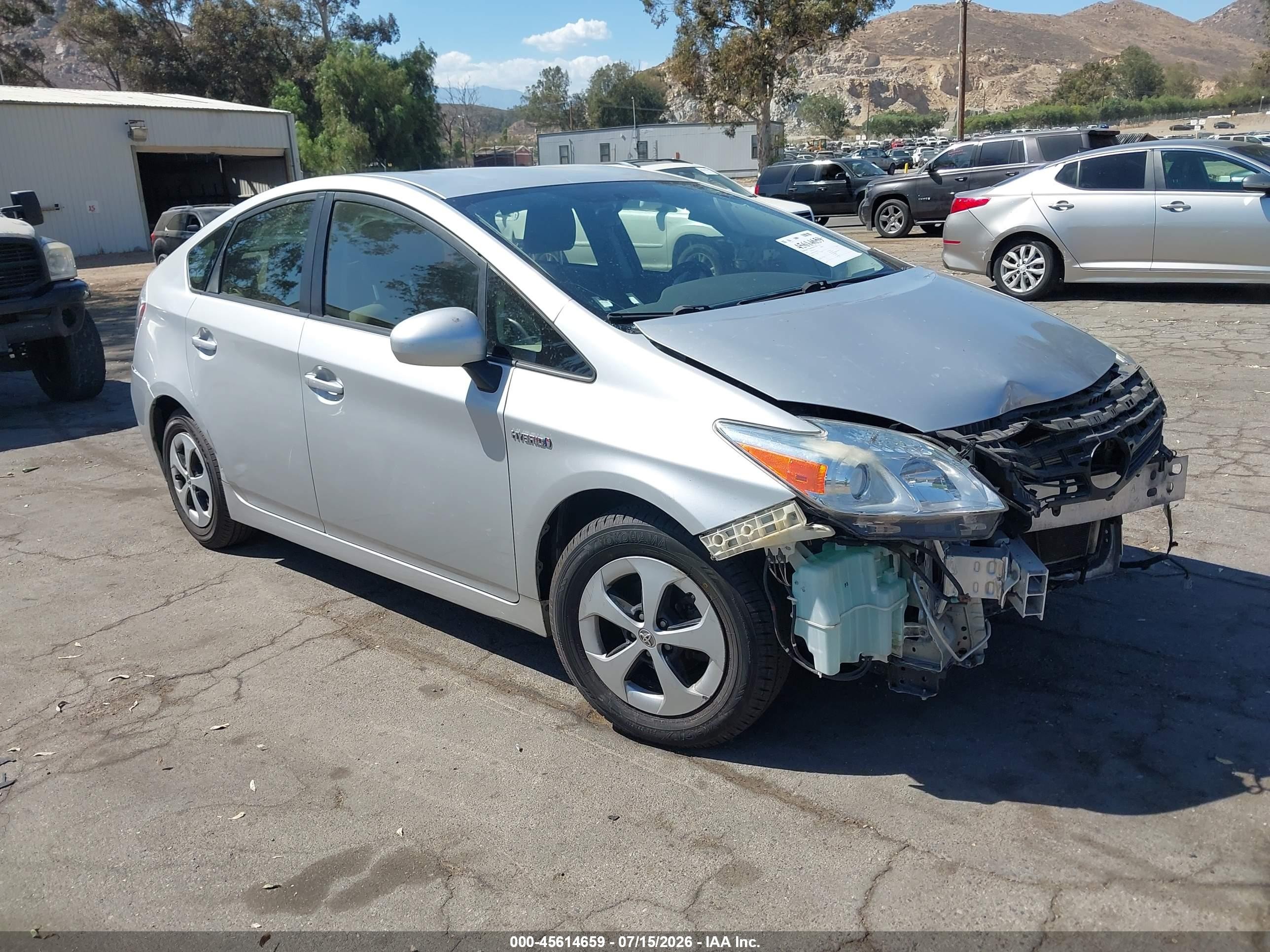 2015 Toyota Prius Two Silver vin: JTDKN3DUXF1930550