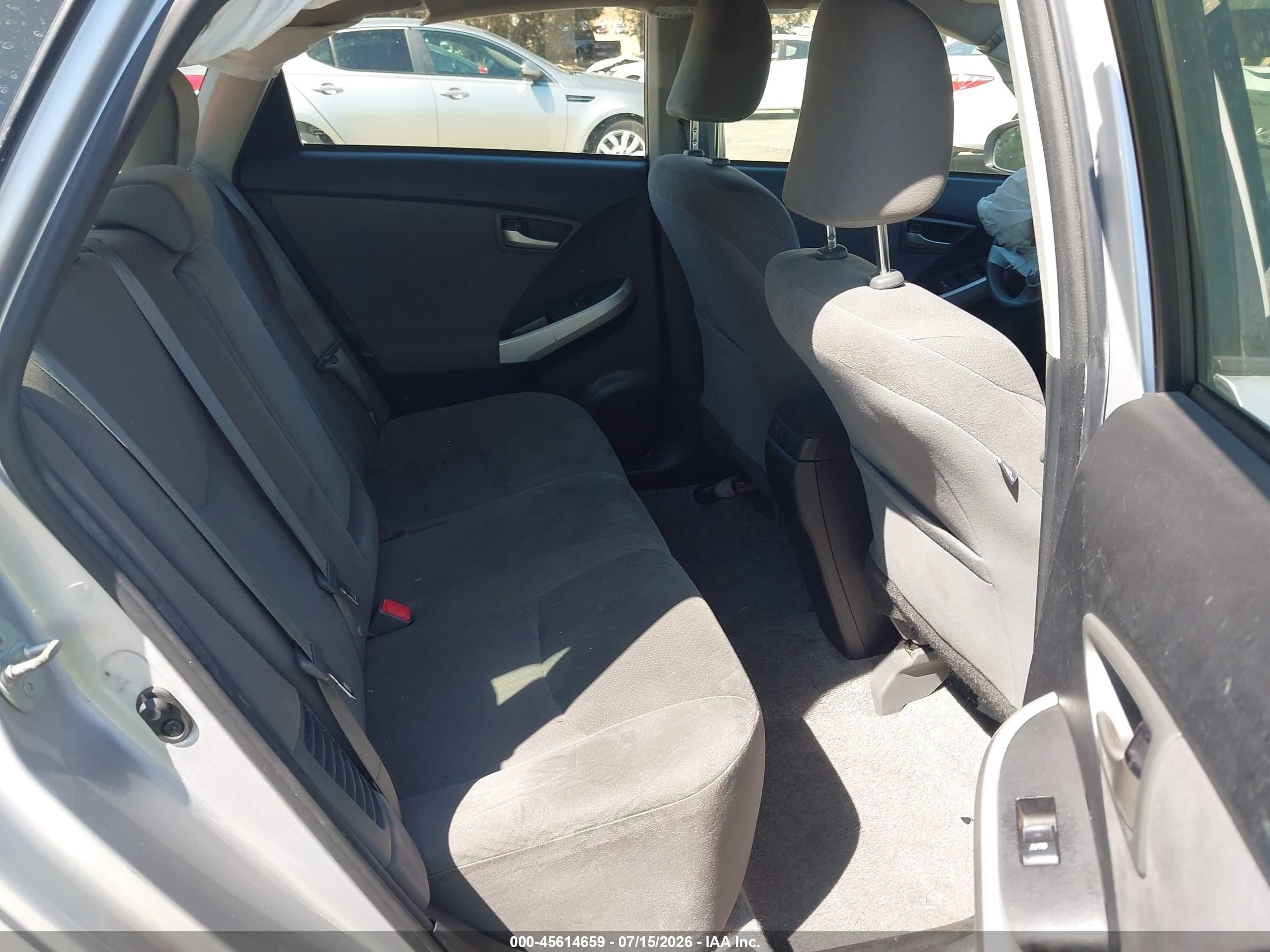 2015 Toyota Prius Two Silver vin: JTDKN3DUXF1930550