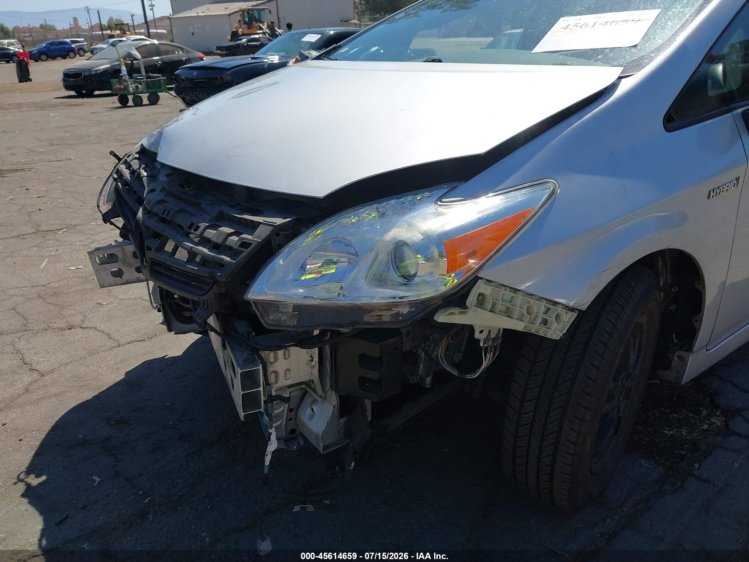 2015 Toyota Prius Two Silver vin: JTDKN3DUXF1930550