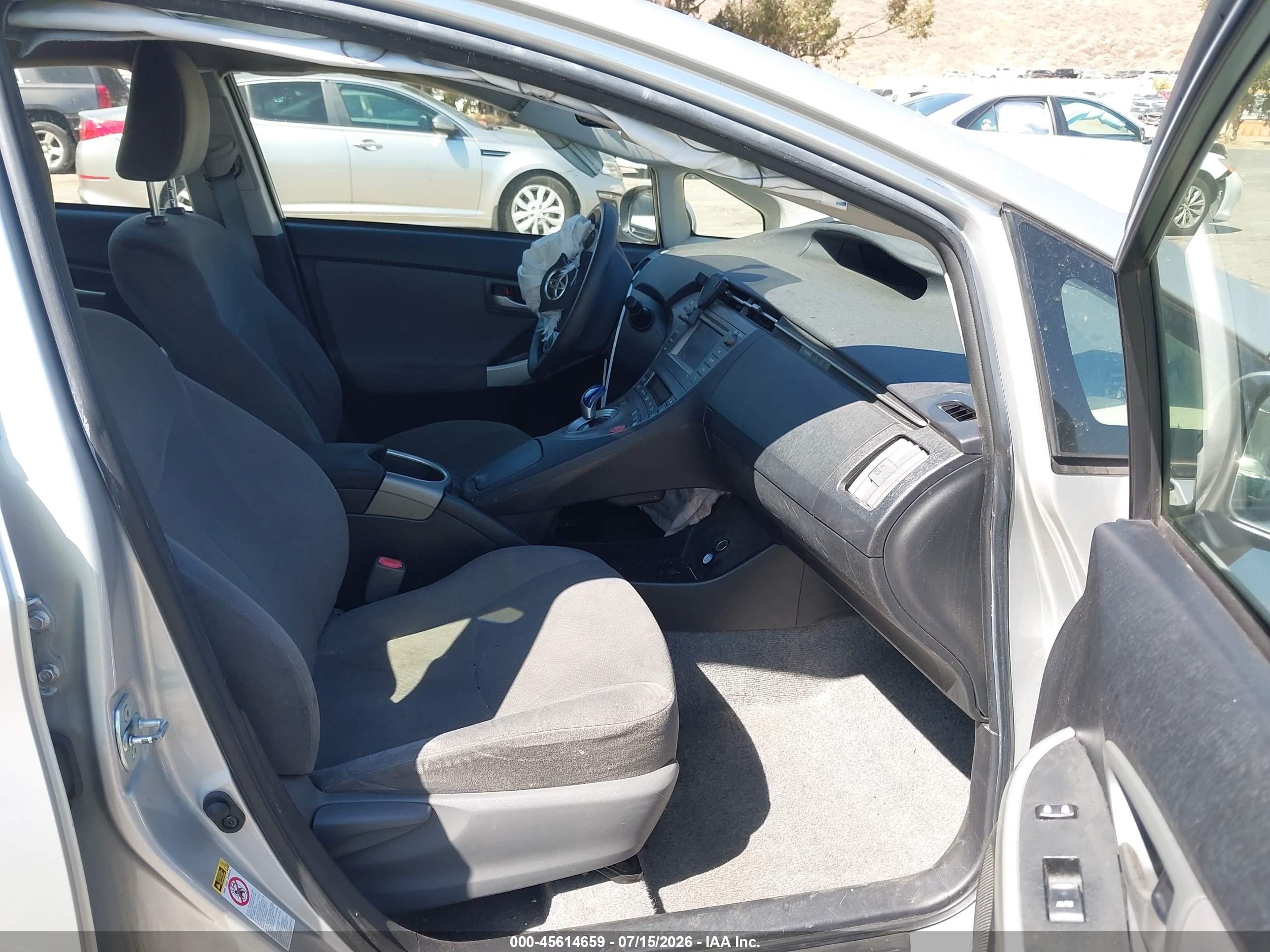 2015 Toyota Prius Two Silver vin: JTDKN3DUXF1930550