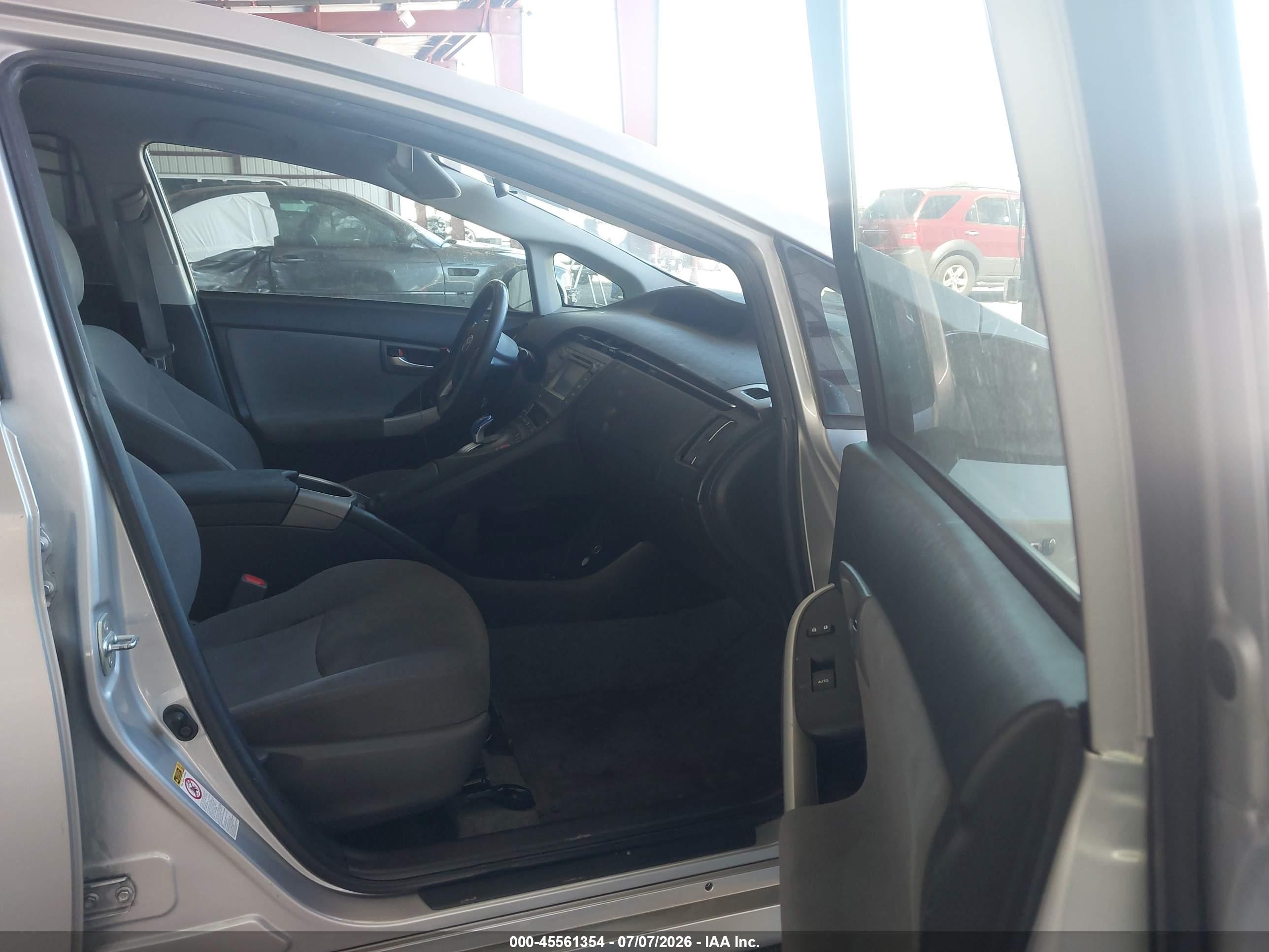 2015 Toyota Prius Two Silver vin: JTDKN3DUXF1931049