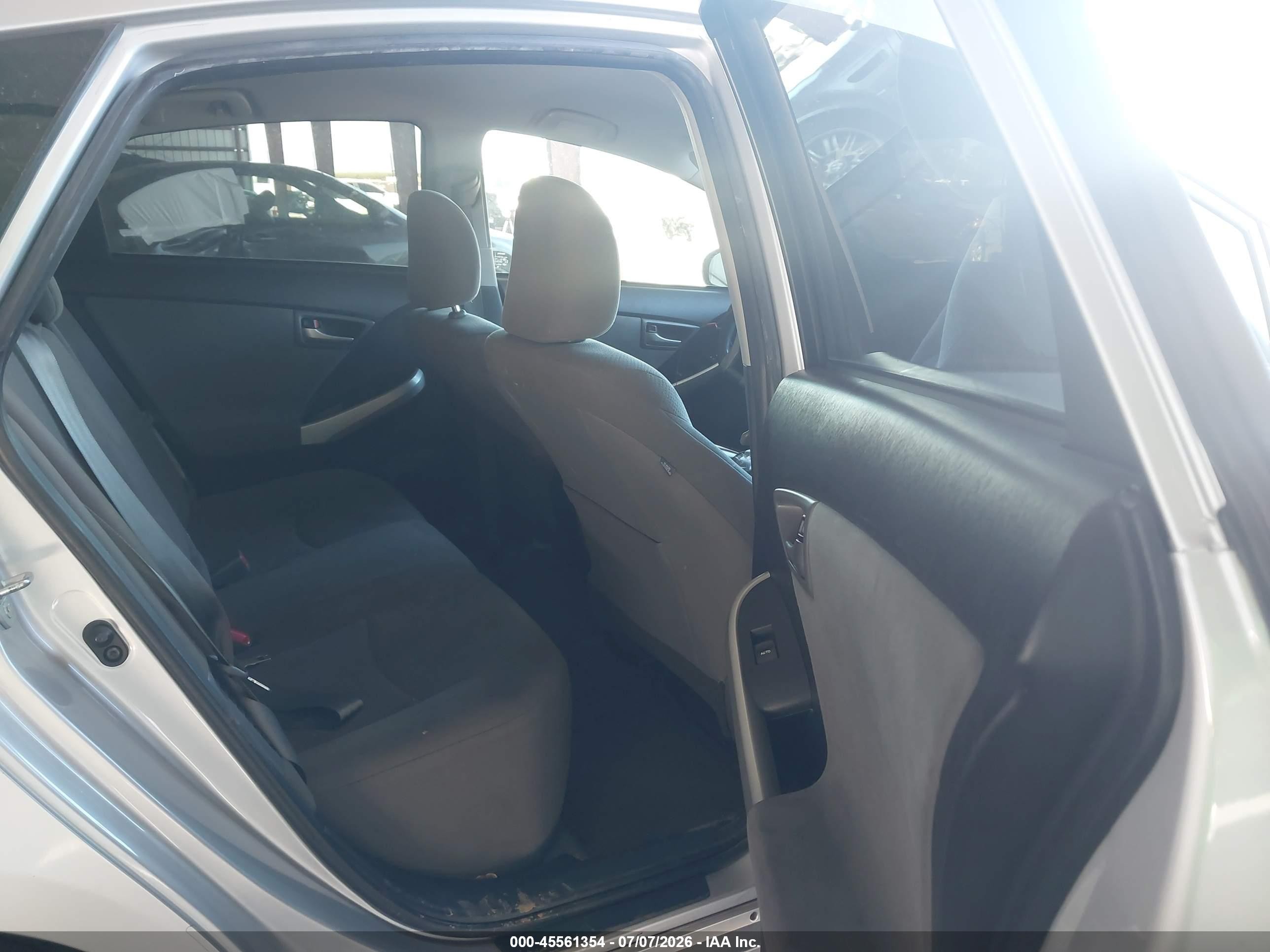 2015 Toyota Prius Two Silver vin: JTDKN3DUXF1931049