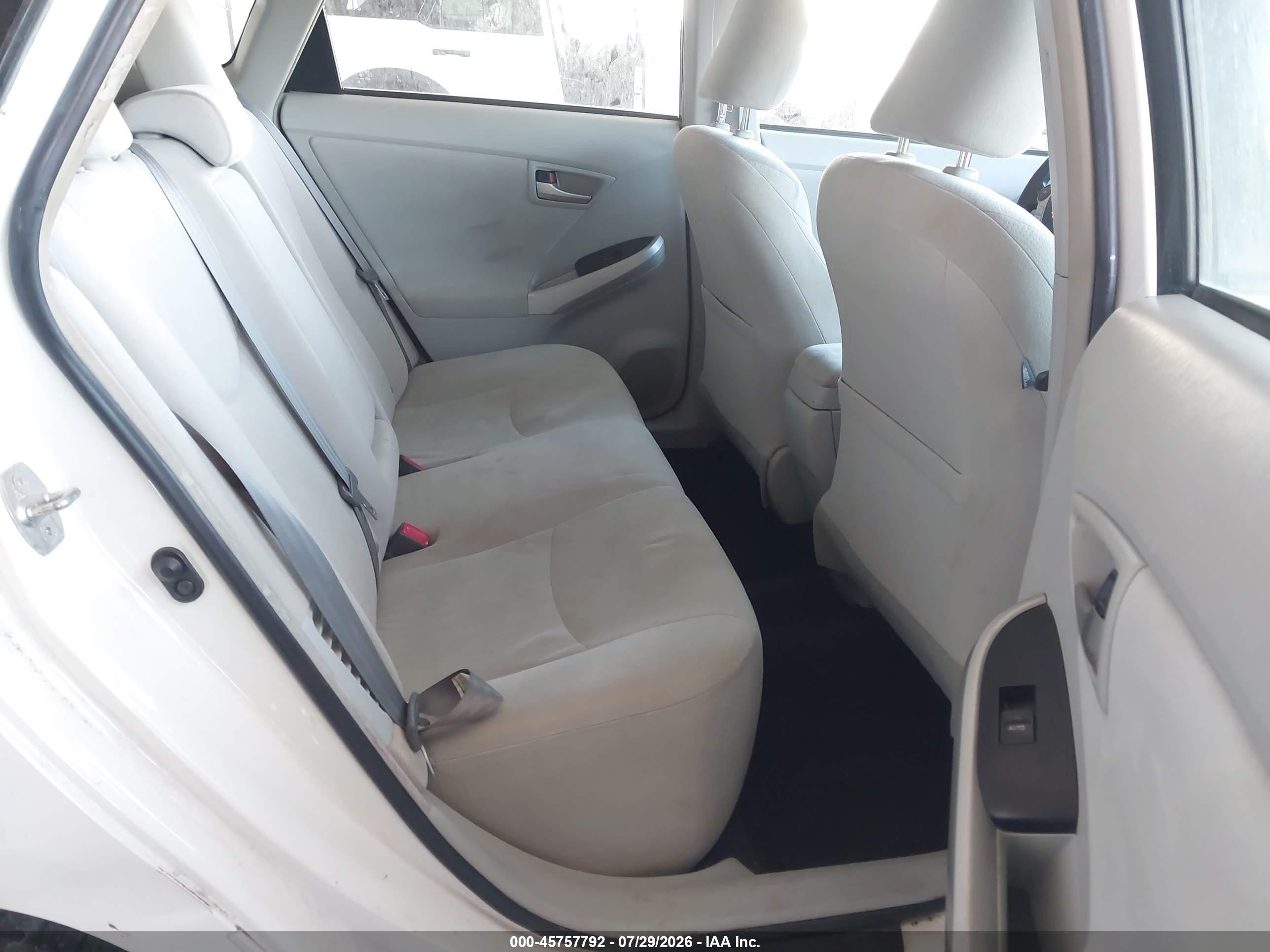 2015 Toyota Prius Three Белый vin: JTDKN3DUXF1933089