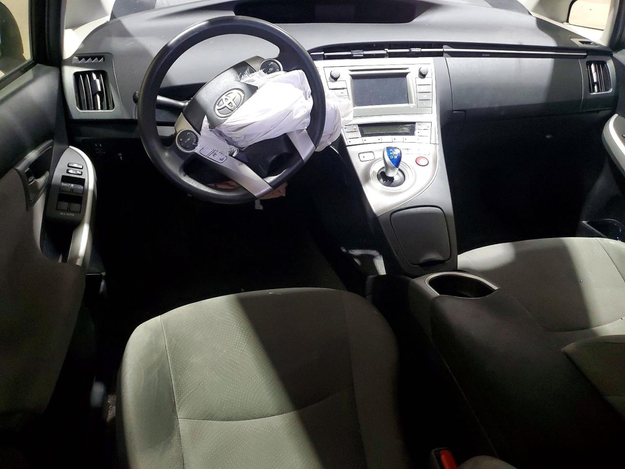 2015 Toyota Prius Two Черный vin: JTDKN3DUXF1947929