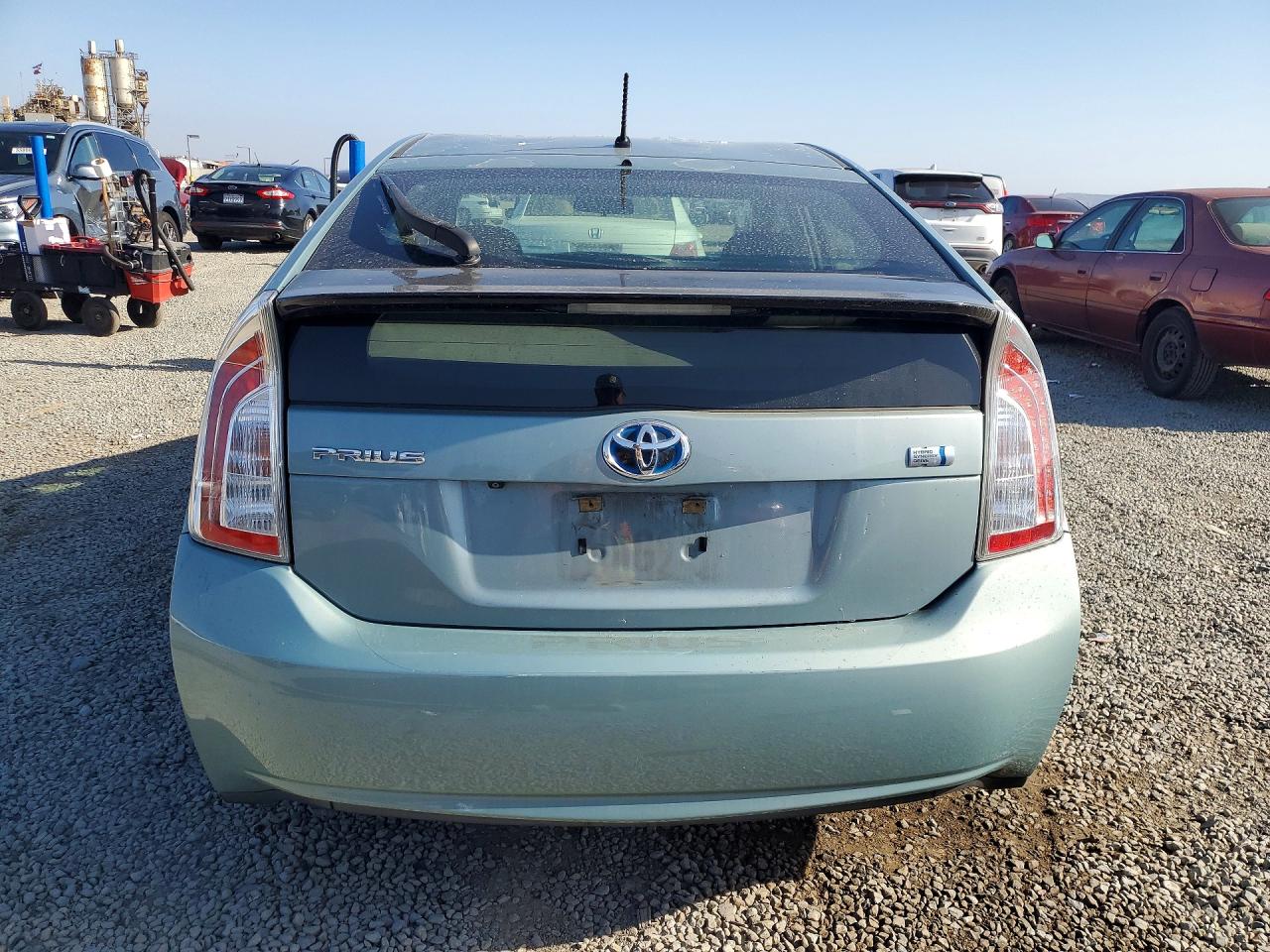 2015 Toyota Prius Two Turquoise vin: JTDKN3DUXF1977819