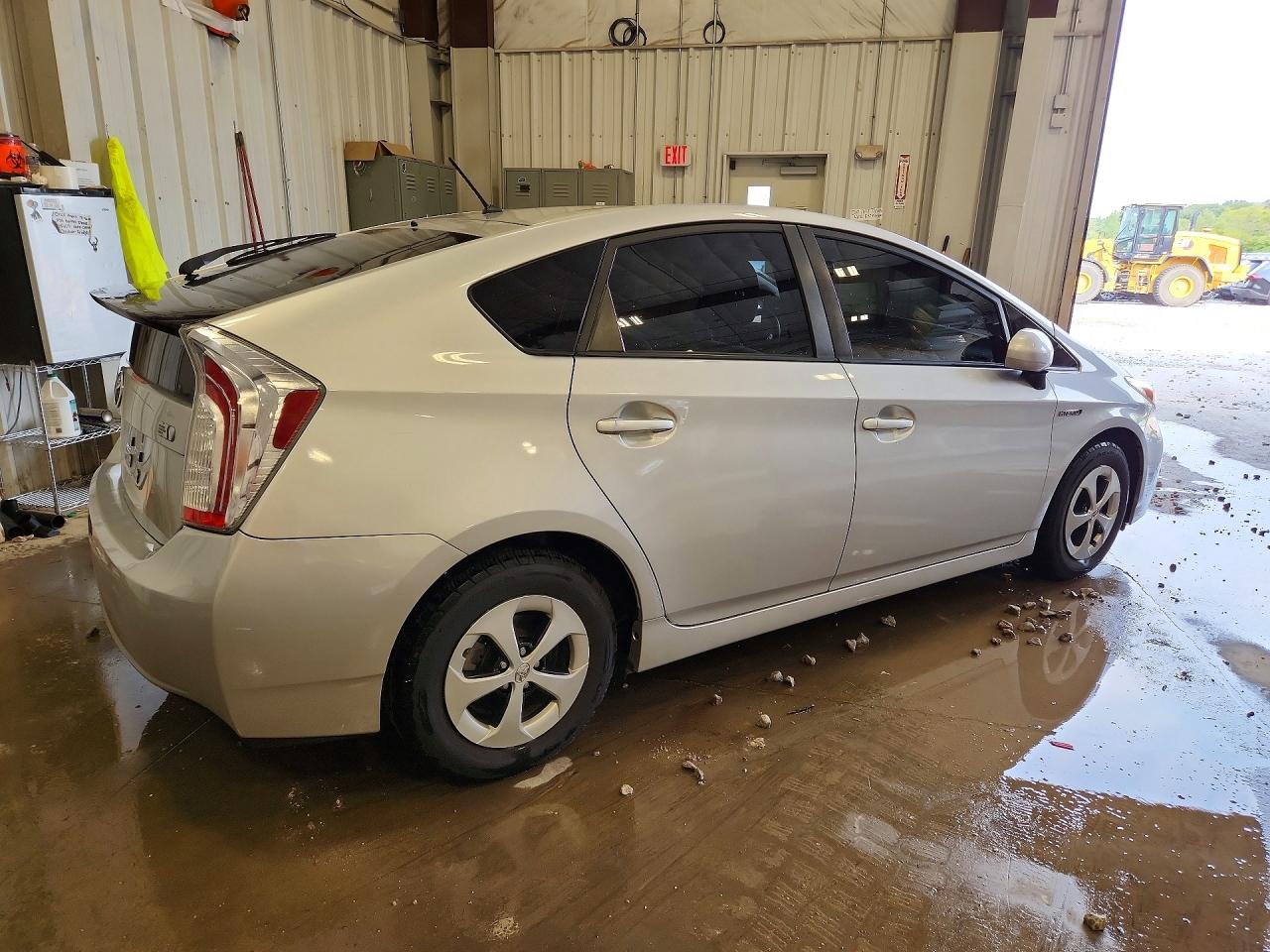 2015 Toyota Prius Two Silver vin: JTDKN3DUXF1979733