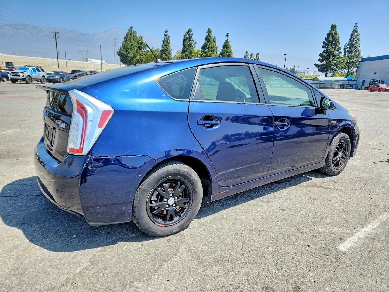 2015 Toyota Prius Two Blue vin: JTDKN3DUXF1984236