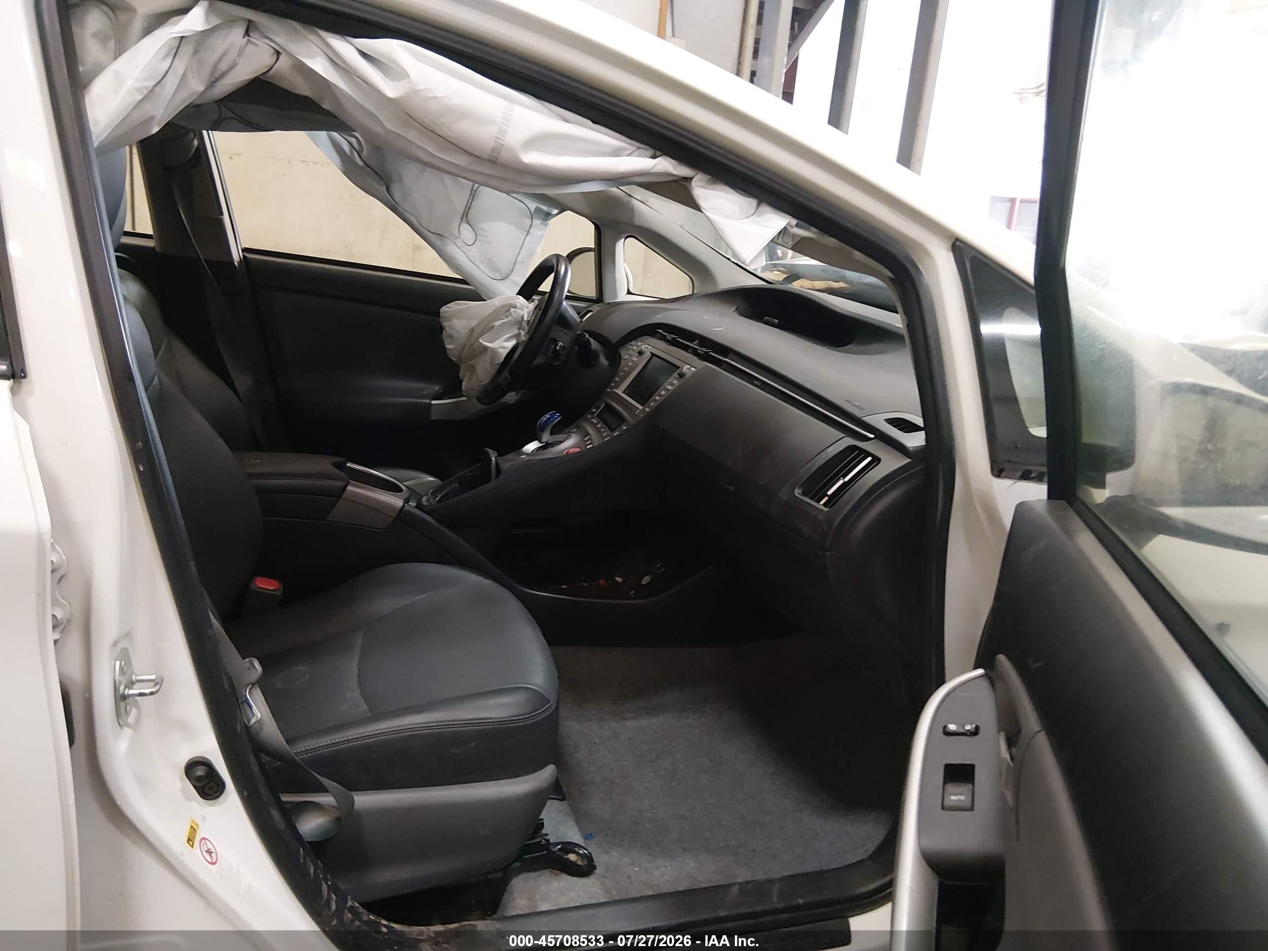 2015 Toyota Prius Four Белый vin: JTDKN3DUXF1998282