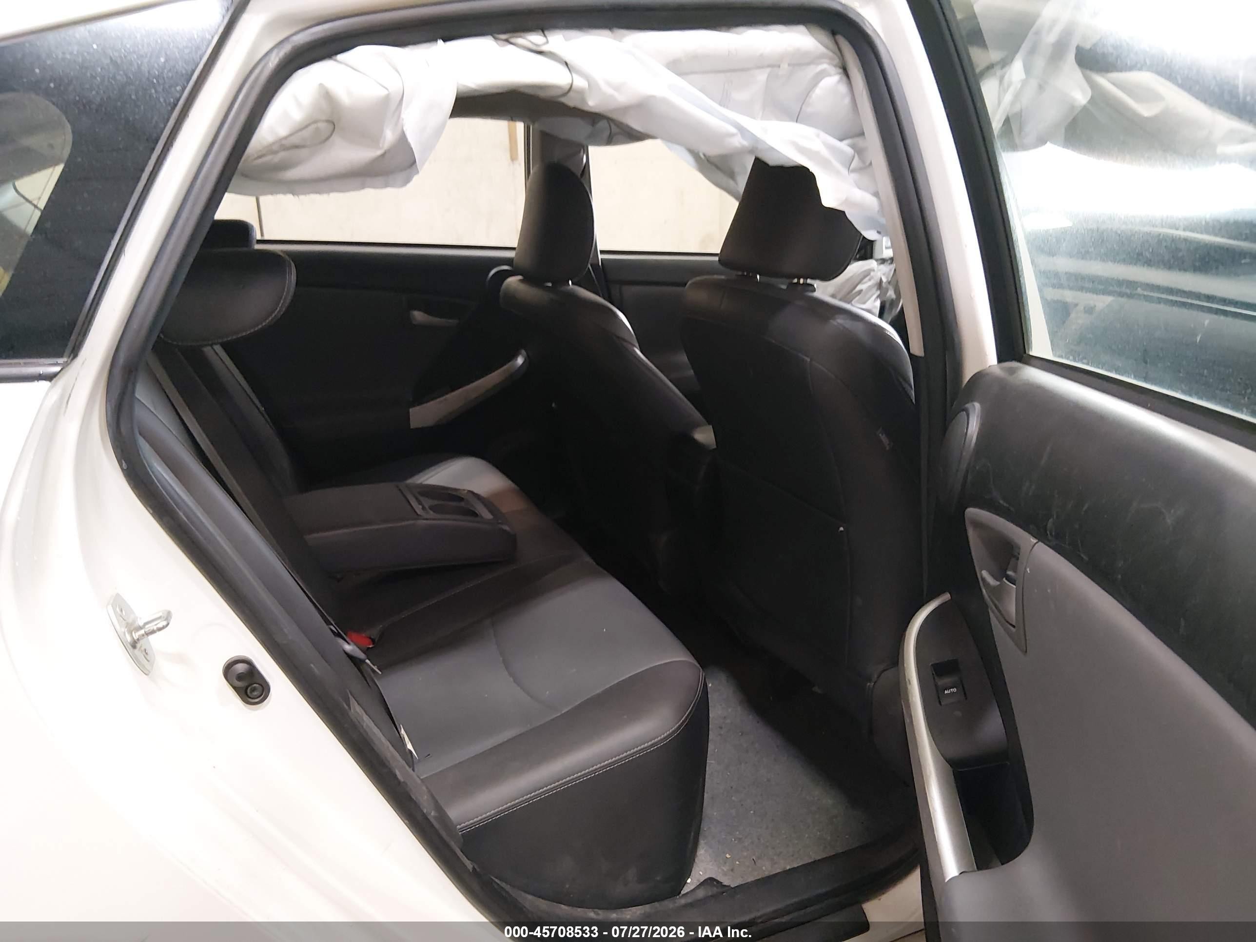 2015 Toyota Prius Four Белый vin: JTDKN3DUXF1998282