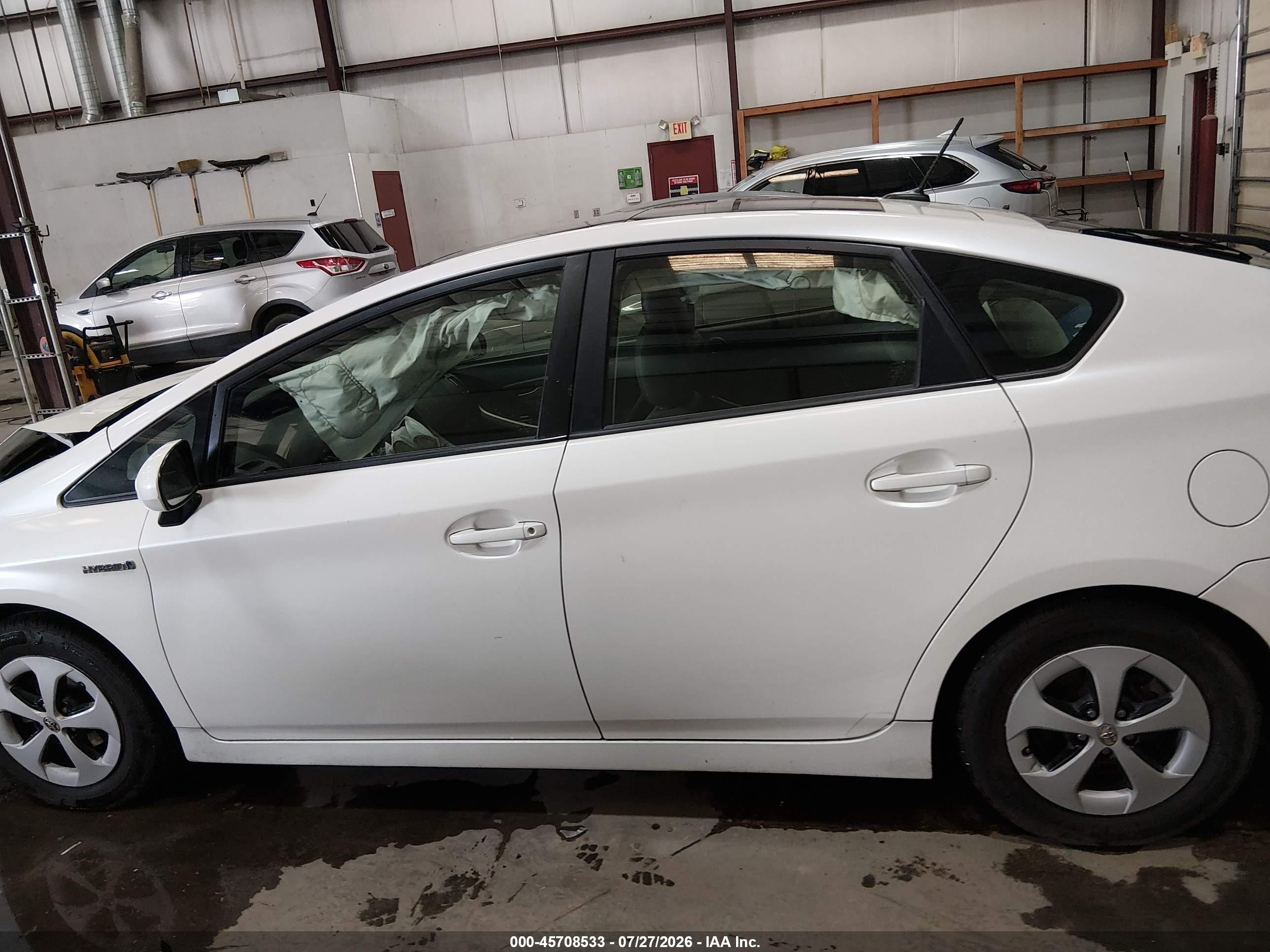 2015 Toyota Prius Four Белый vin: JTDKN3DUXF1998282