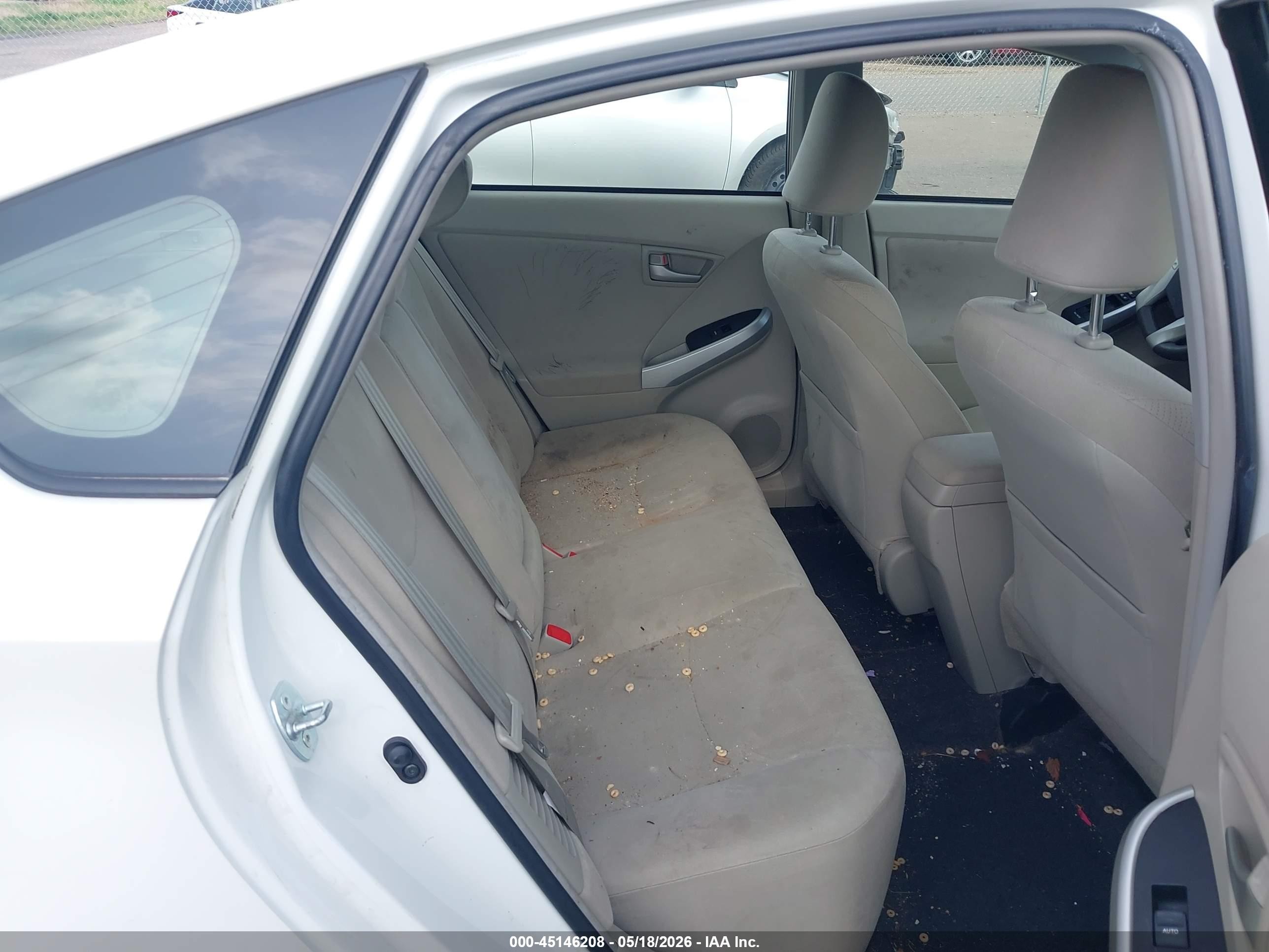 2015 Toyota Prius Two White vin: JTDKN3DUXF2000593