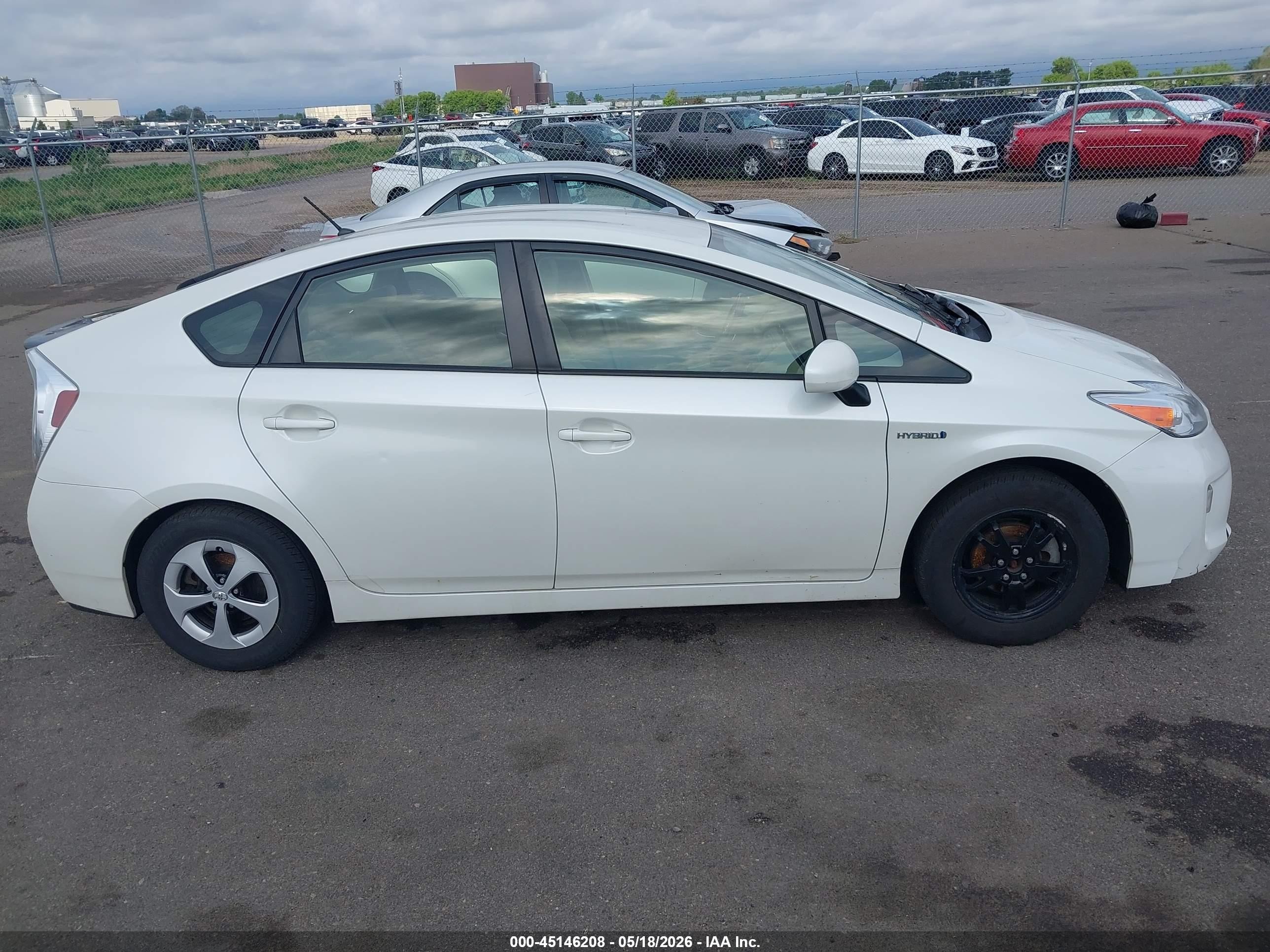 2015 Toyota Prius Two White vin: JTDKN3DUXF2000593