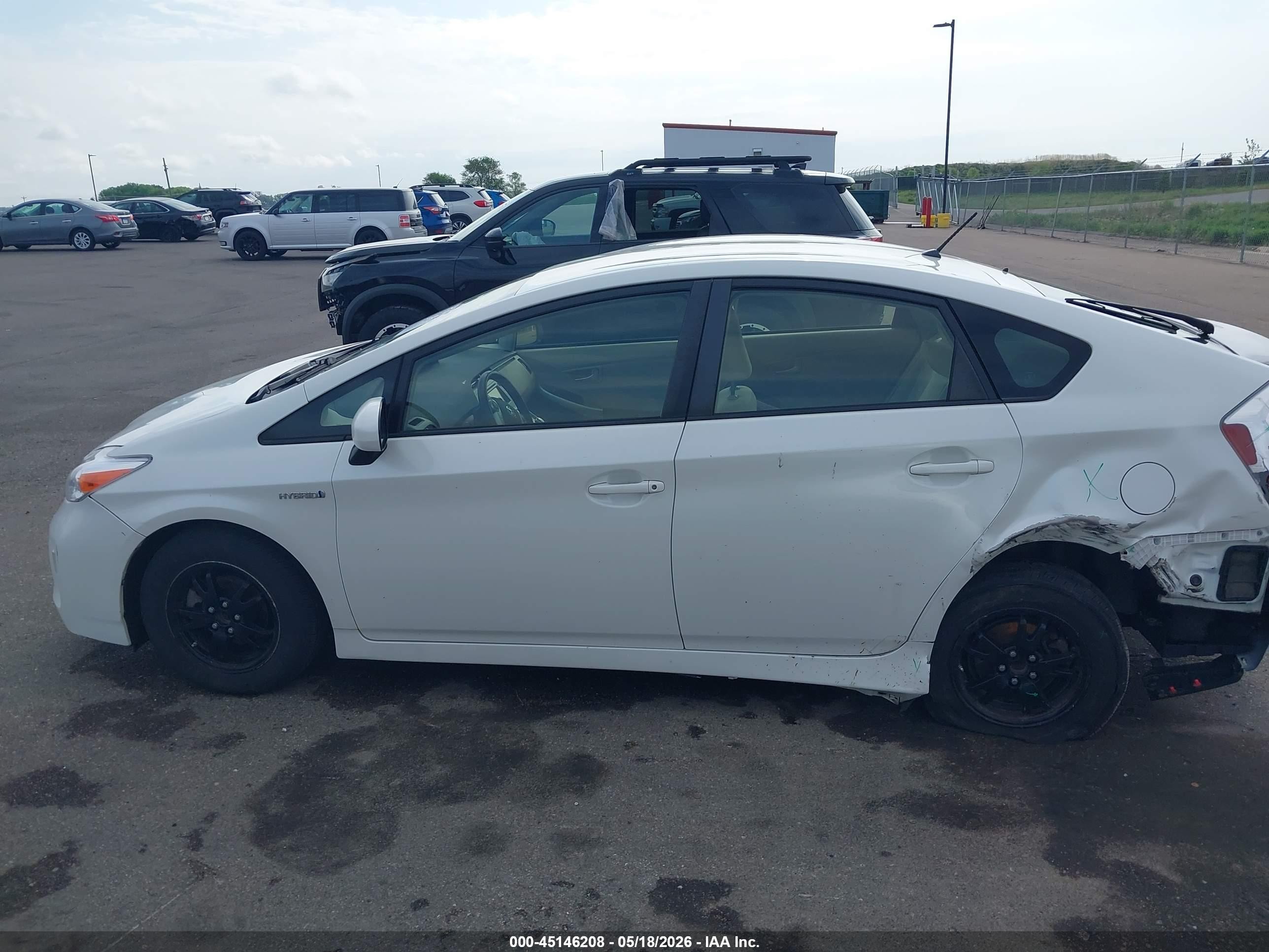 2015 Toyota Prius Two White vin: JTDKN3DUXF2000593