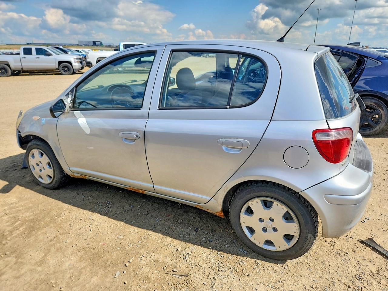 2005 Toyota Echo Серебряный vin: JTDKT123750078022