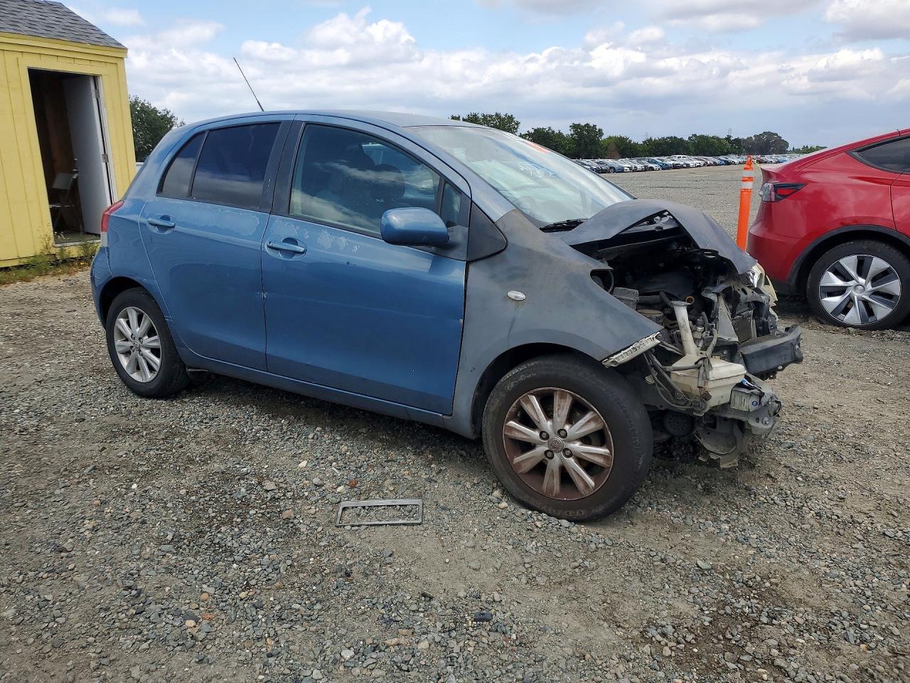 2011 Toyota Yaris Base Blue vin: JTDKT4K30B5334968