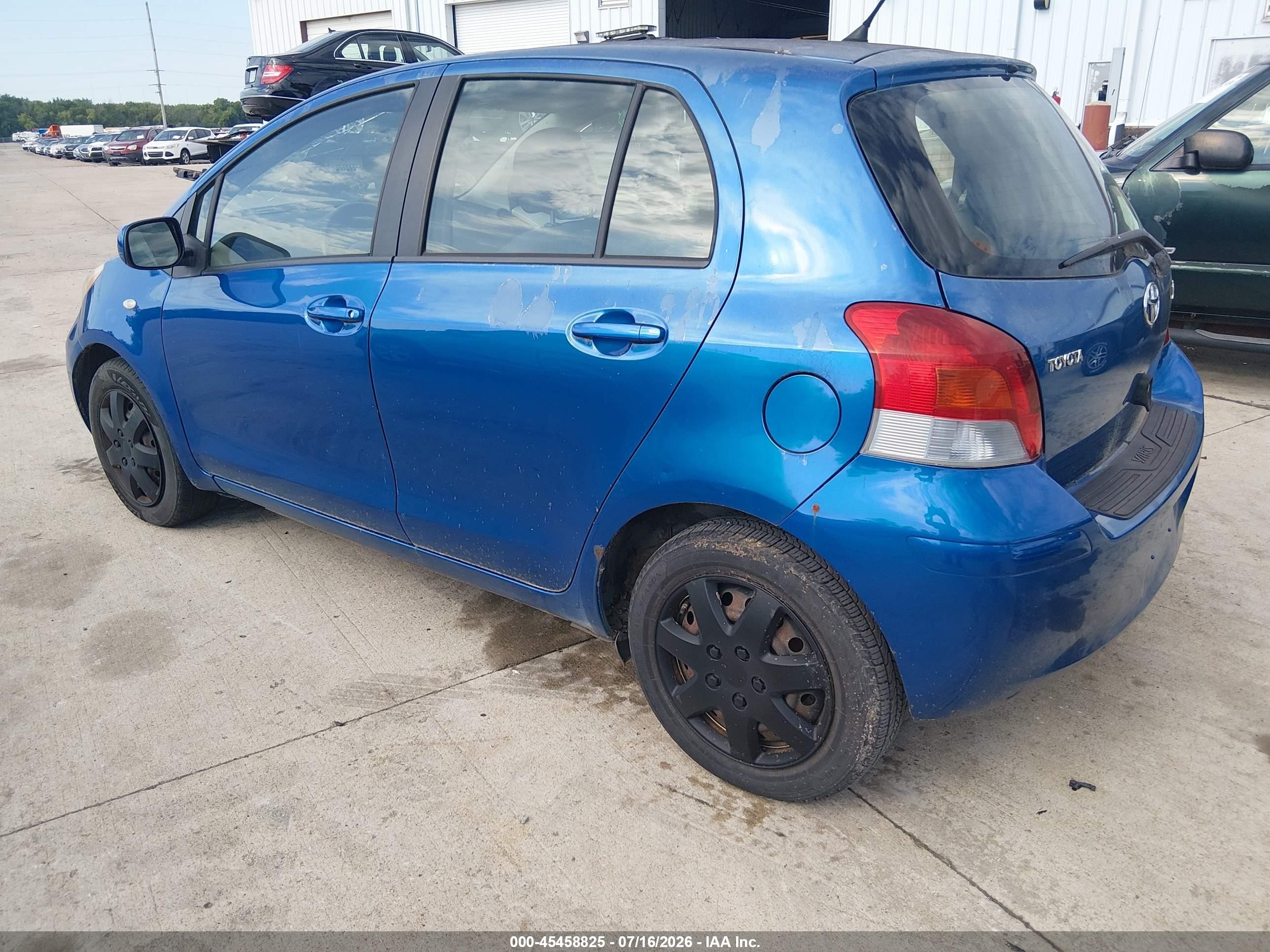 2010 Toyota Yaris   Синий vin: JTDKT4K31A5284547