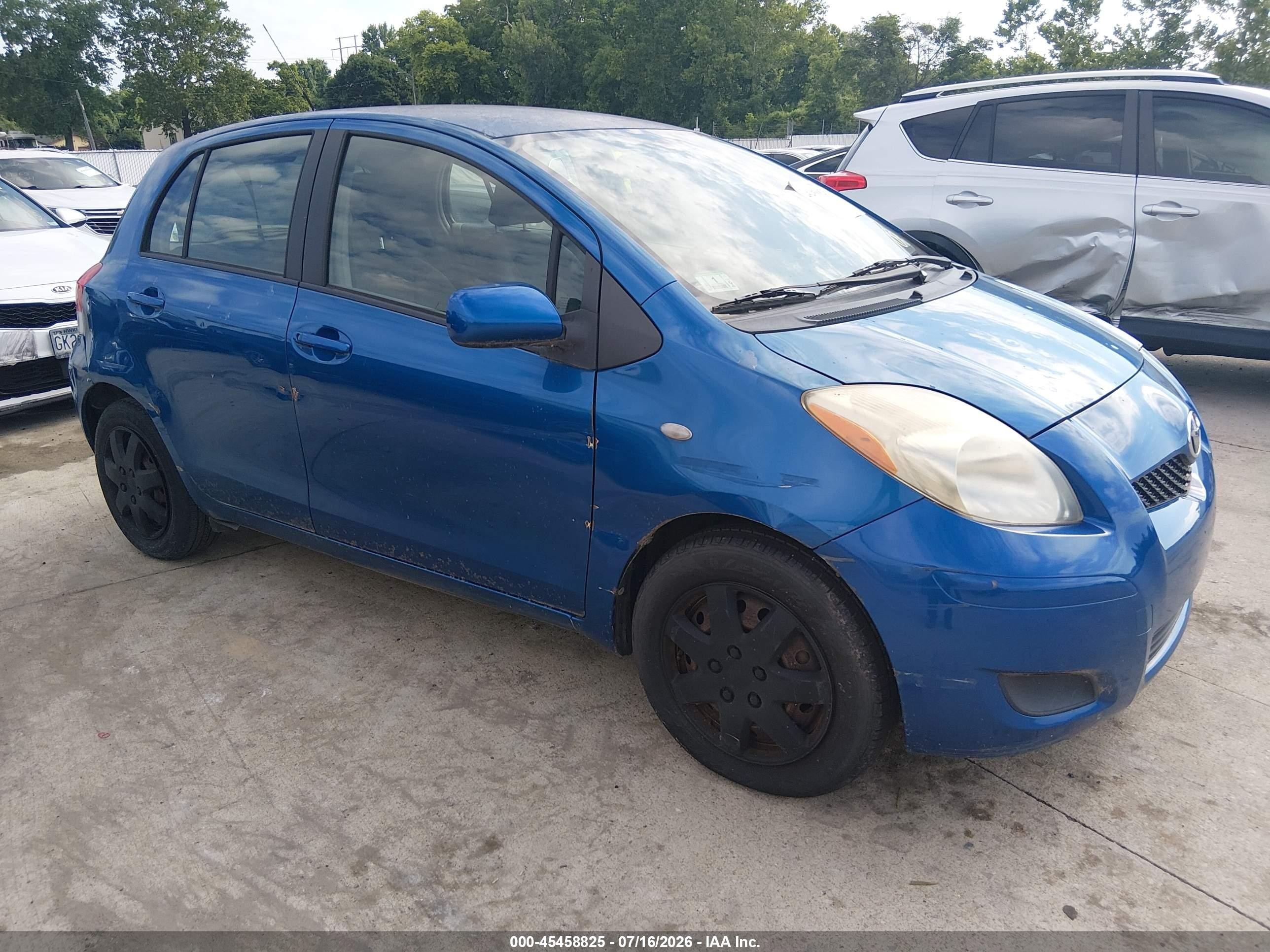 2010 Toyota Yaris   Синий vin: JTDKT4K31A5284547