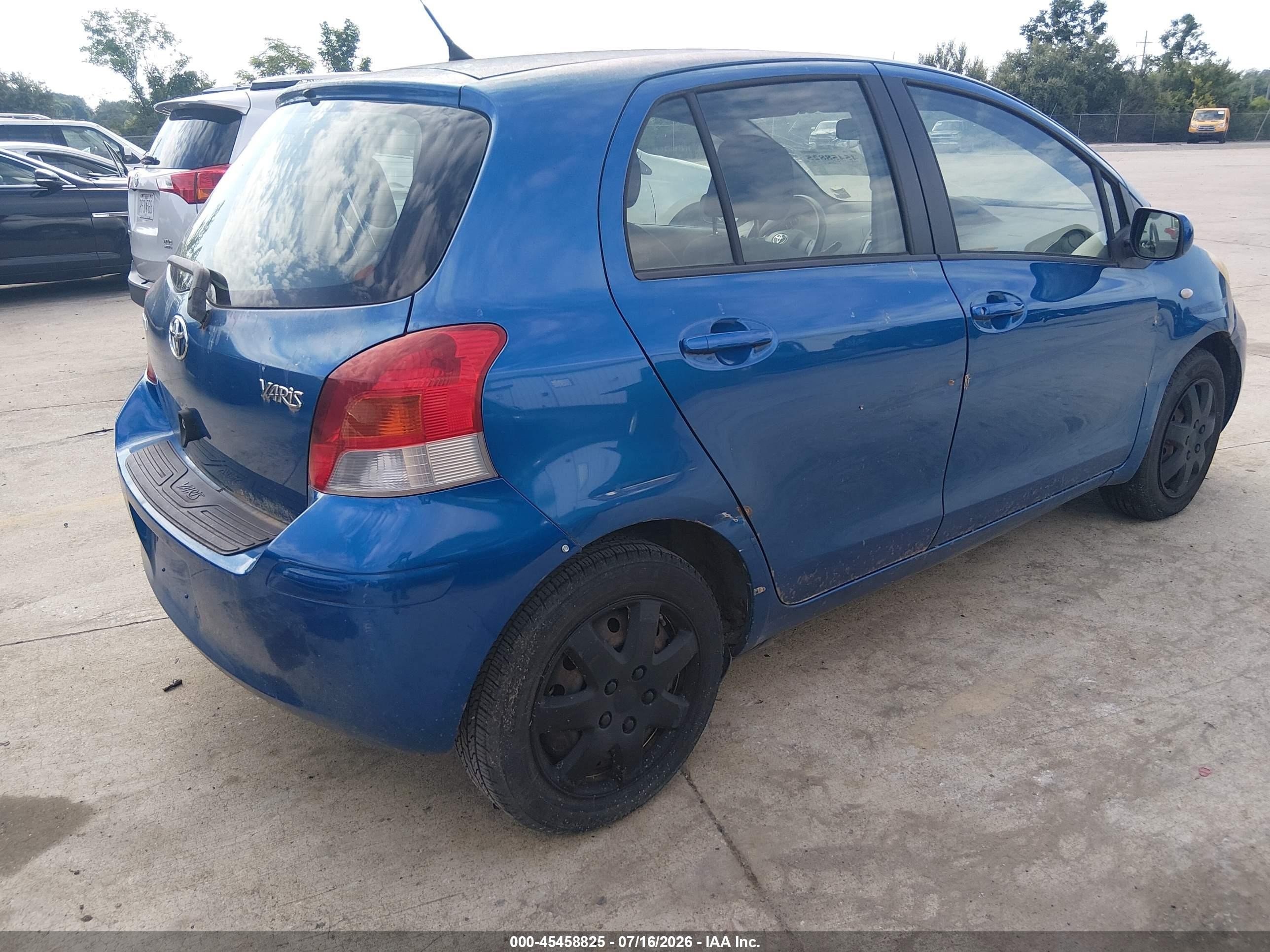 2010 Toyota Yaris   Синий vin: JTDKT4K31A5284547