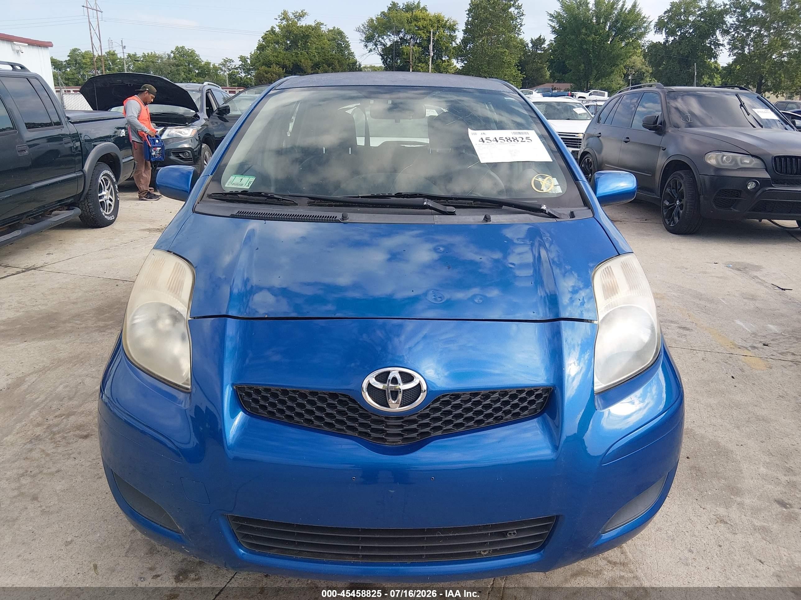 2010 Toyota Yaris   Синий vin: JTDKT4K31A5284547
