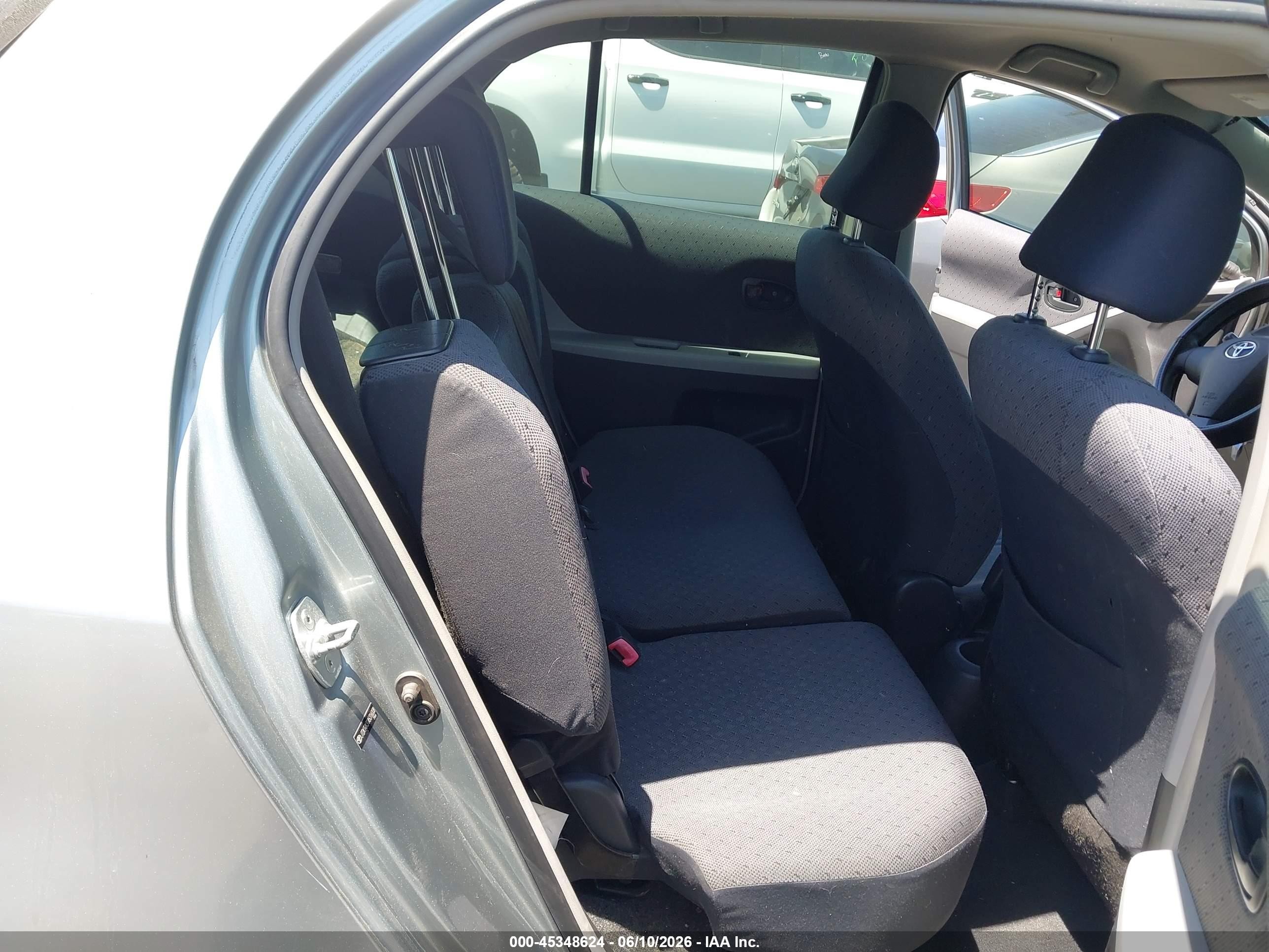 2010 Toyota Yaris   Silver vin: JTDKT4K31A5316008