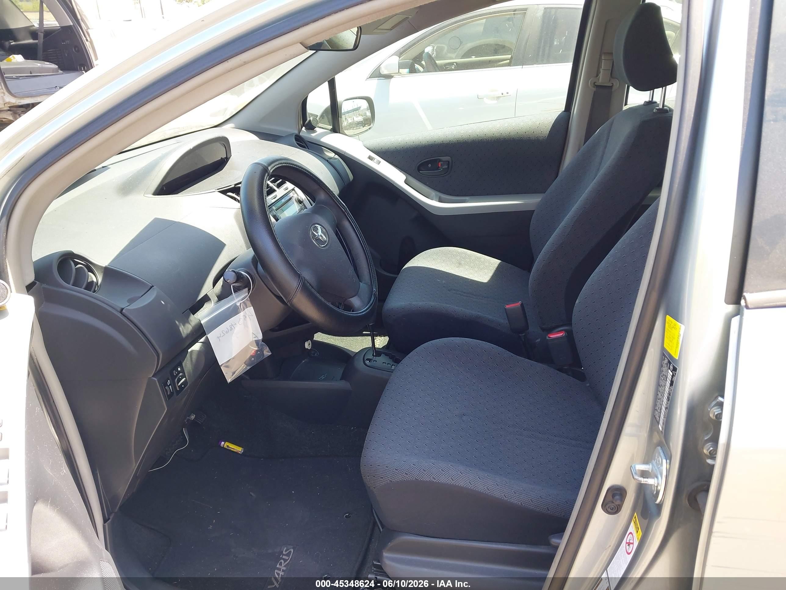 2010 Toyota Yaris   Silver vin: JTDKT4K31A5316008