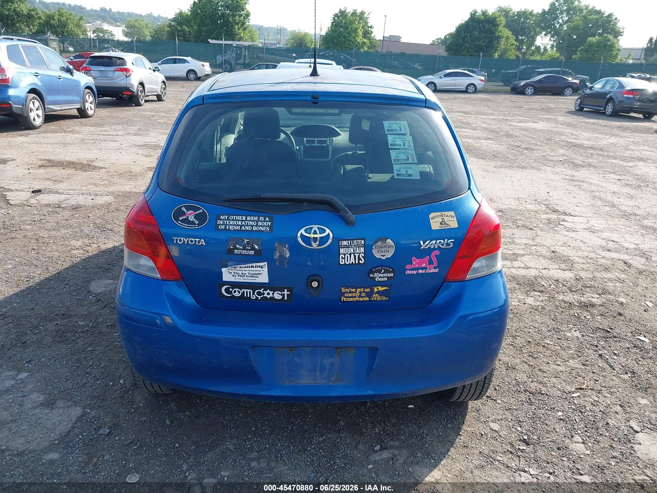 2010 Toyota Yaris   Синий vin: JTDKT4K31A5325422