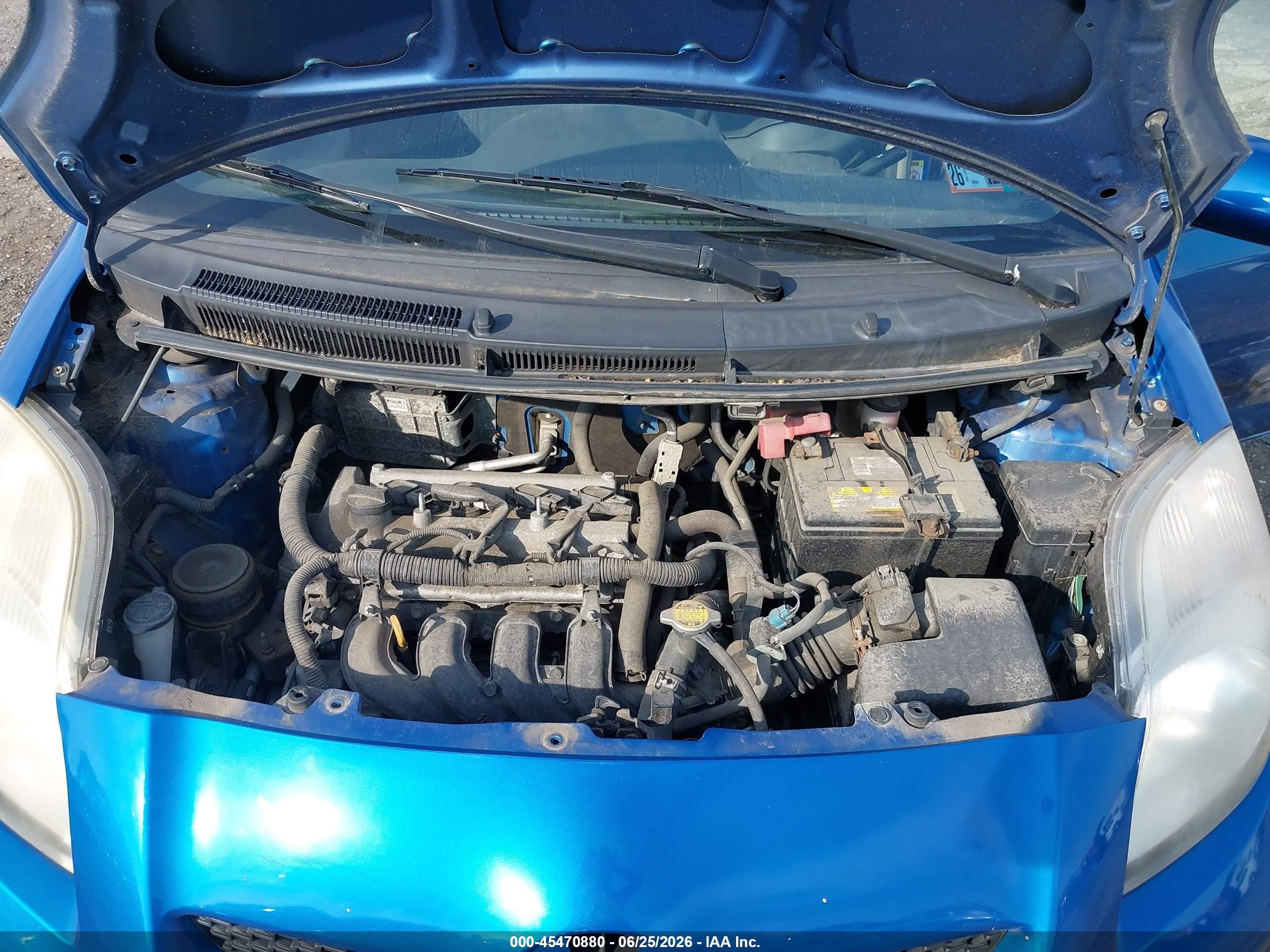 2010 Toyota Yaris   Синий vin: JTDKT4K31A5325422