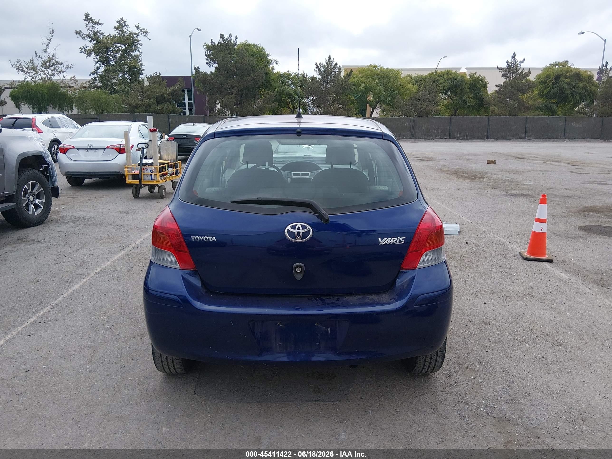 2011 Toyota Yaris   Dark Blue vin: JTDKT4K32B5336205
