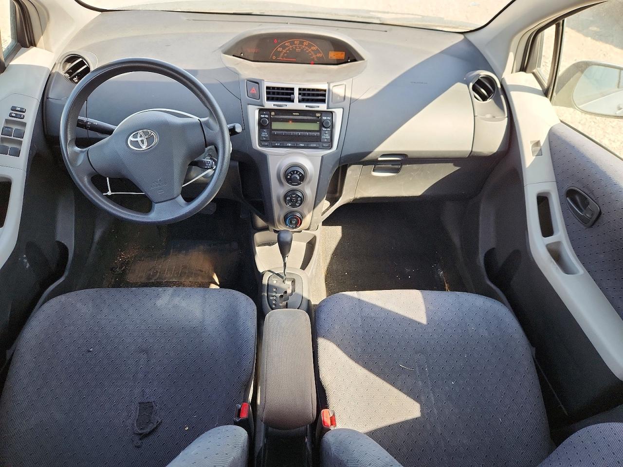 2010 Toyota Yaris Base Silver vin: JTDKT4K33A5280676
