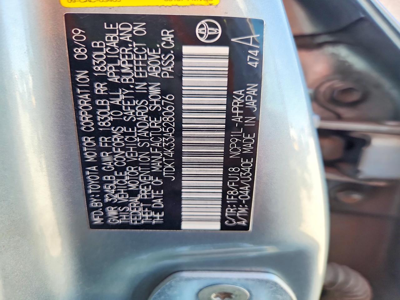 2010 Toyota Yaris Base Silver vin: JTDKT4K33A5280676